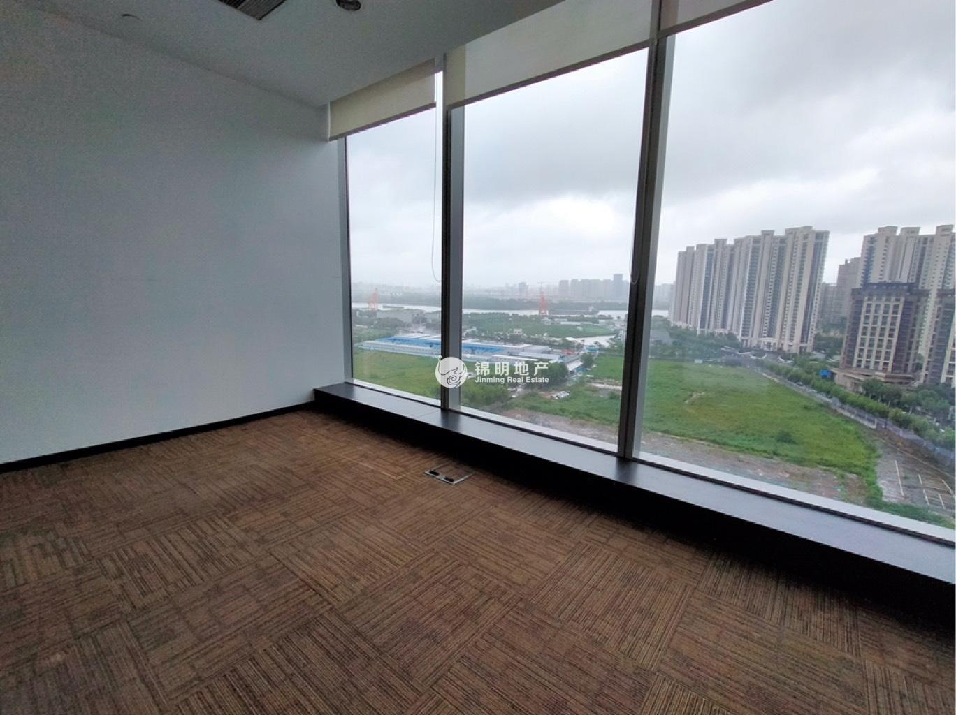 龙华上海绿地中心一期228平米写字楼出租
