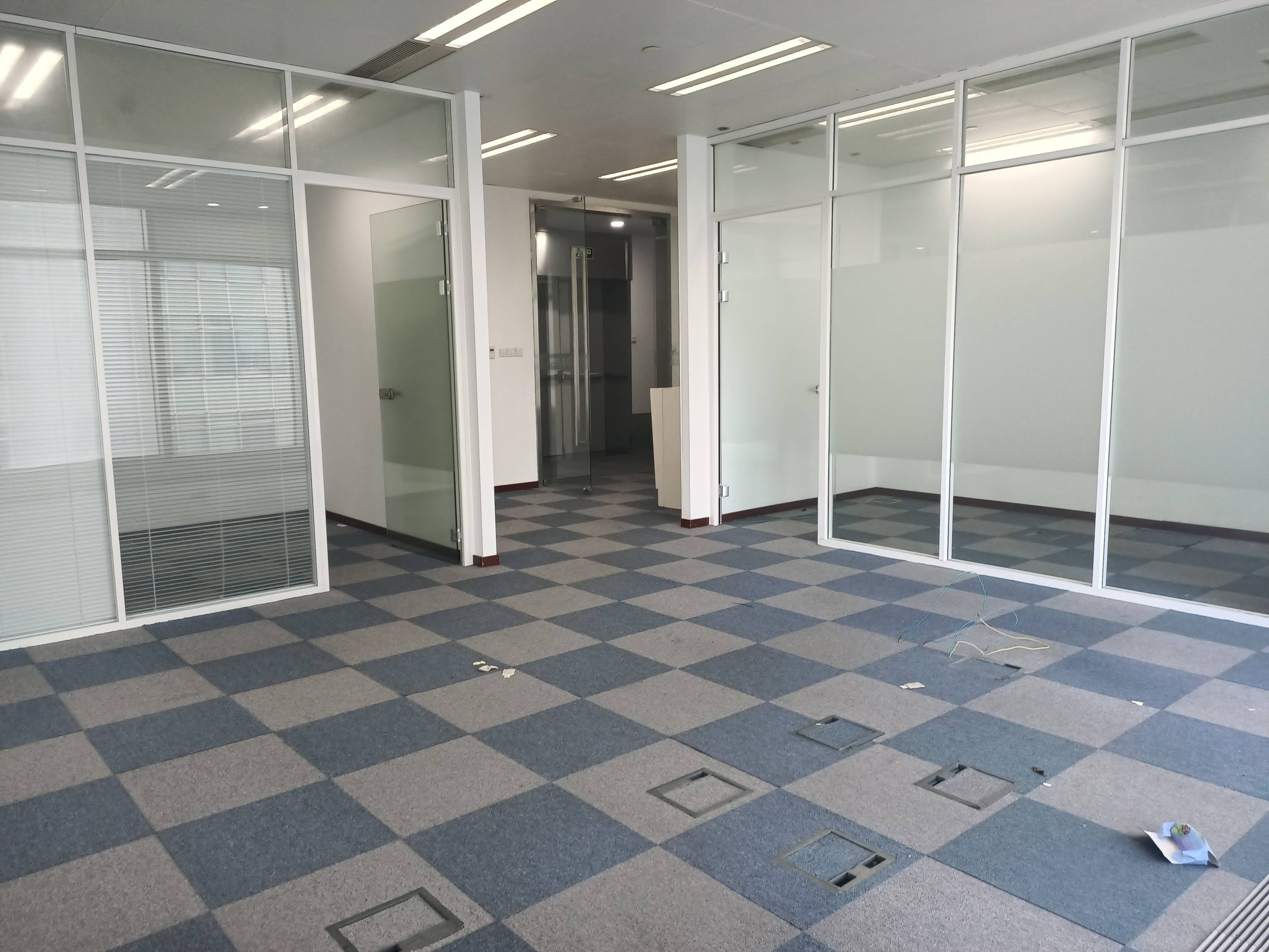 世博滨江绿地海外滩168平米写字楼出租