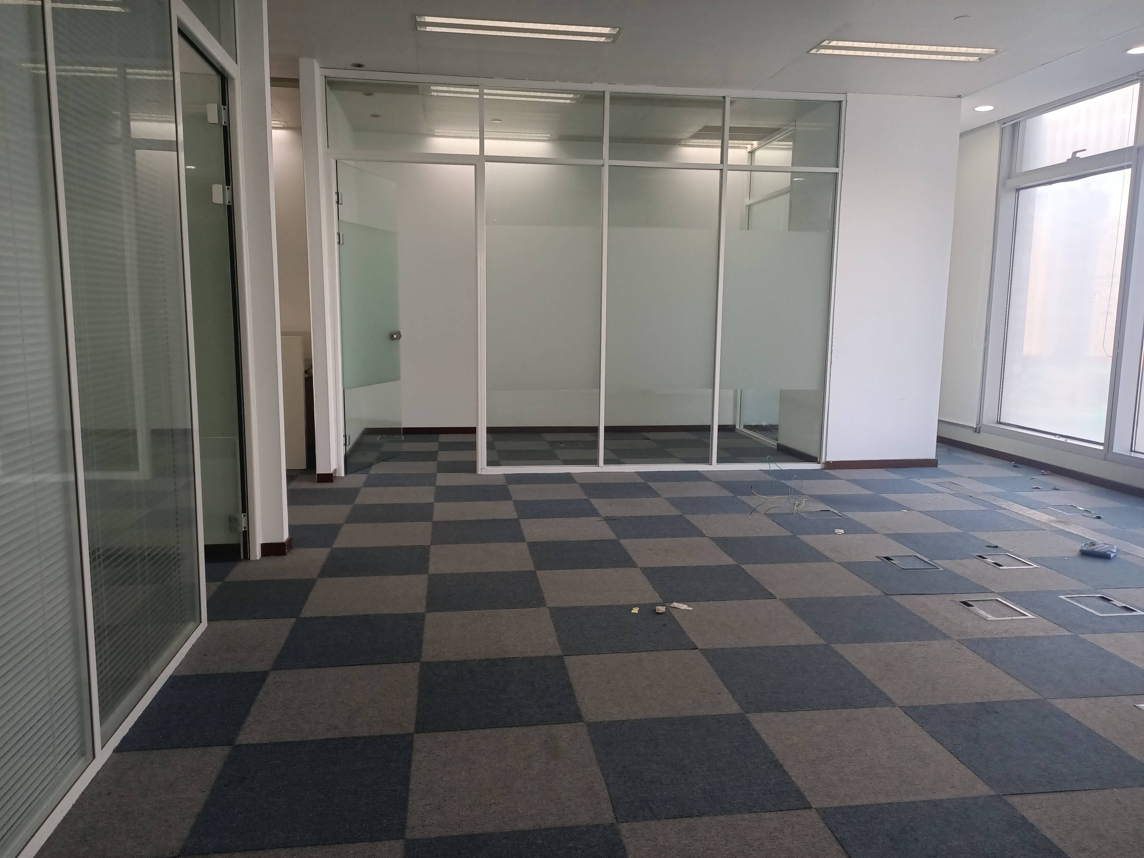 世博滨江绿地海外滩168平米写字楼出租