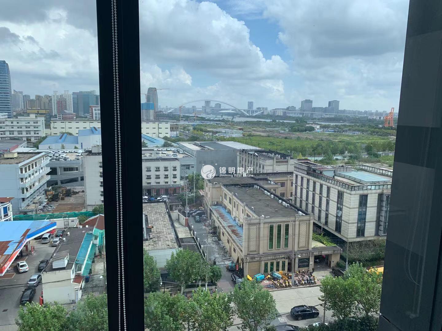 龙华上海绿地中心一期168平米写字楼出租