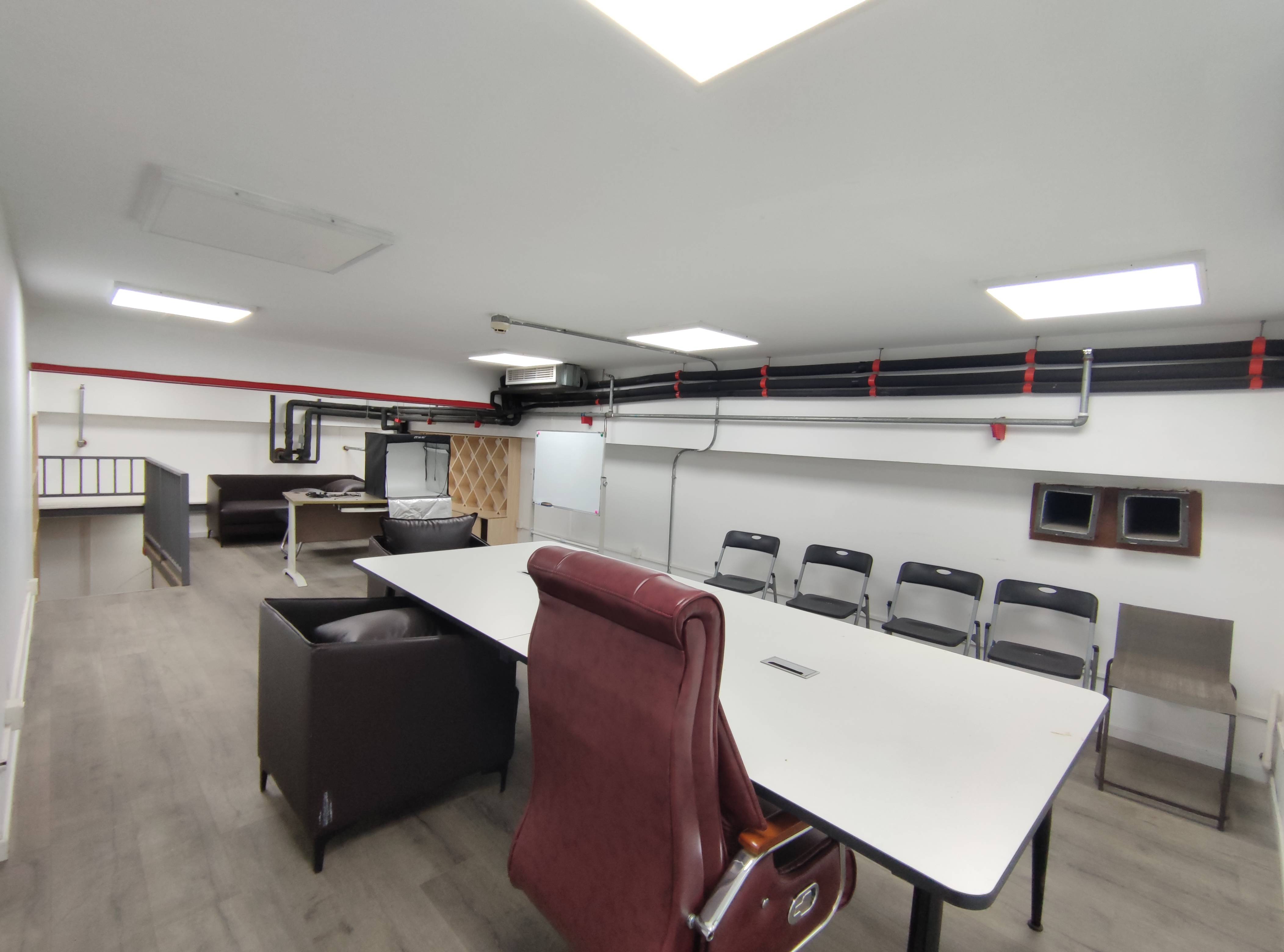 华漕万科时一区68平米写字楼出租