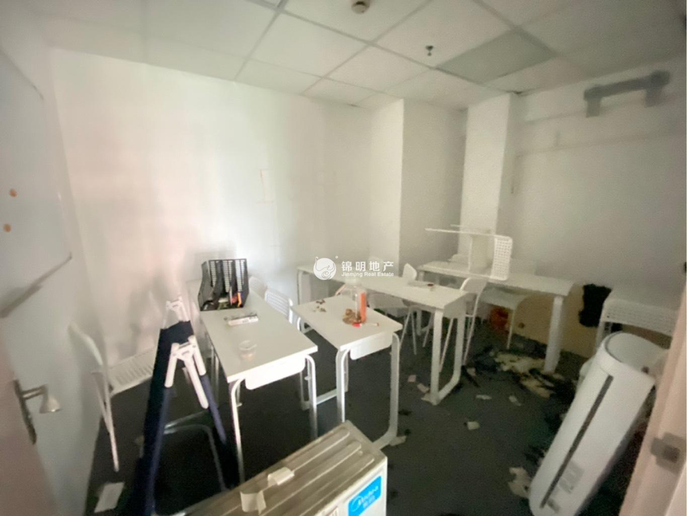 莘庄绿地蓝海77平米写字楼出租