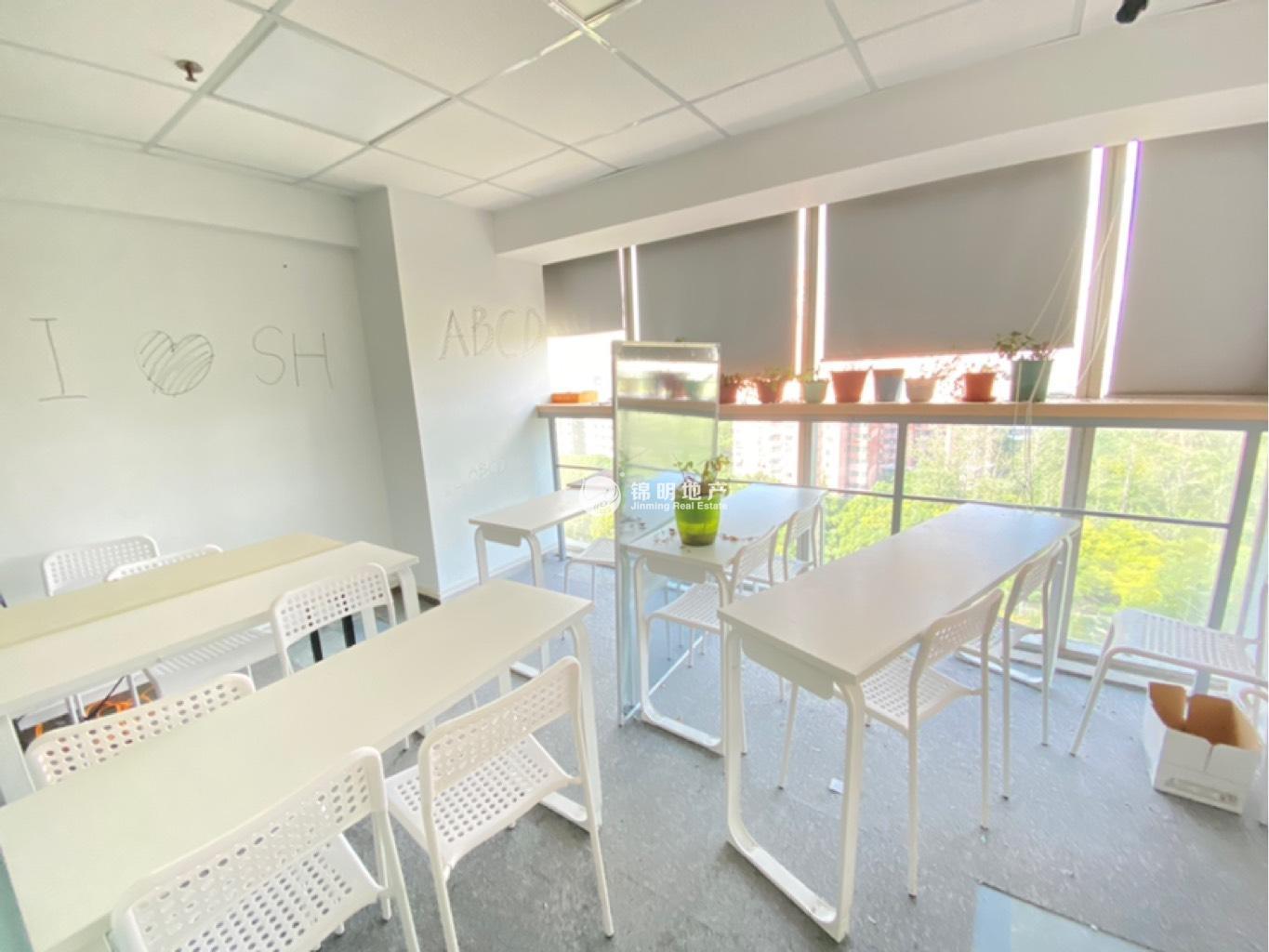 莘庄绿地蓝海77平米写字楼出租