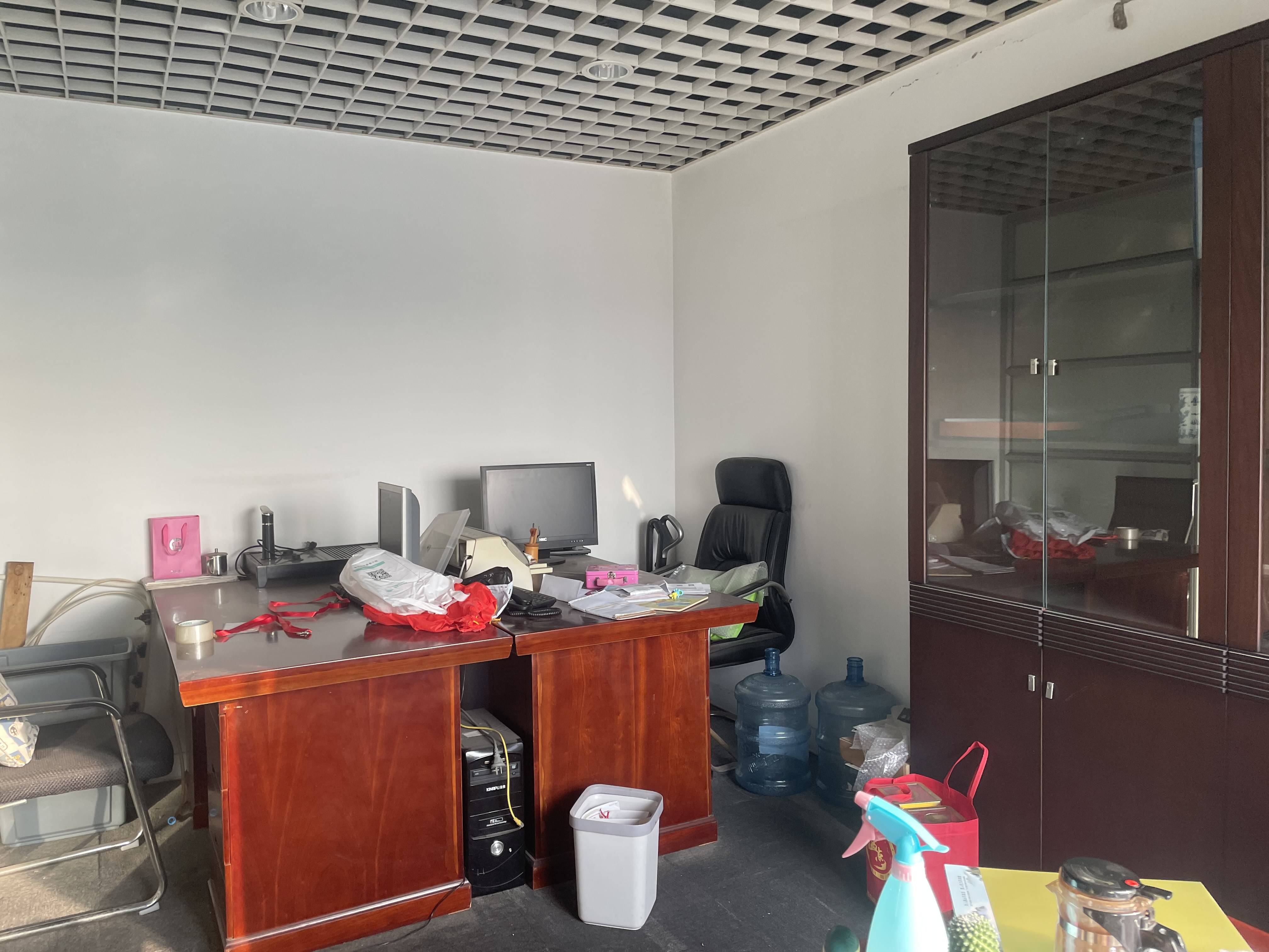 漕河泾光大会展中心90平米写字楼出租