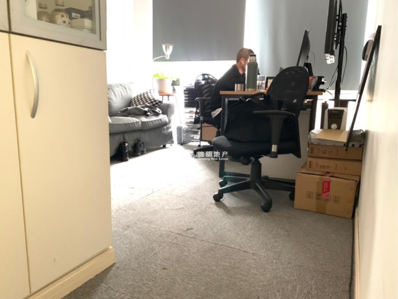 长风国盛中心110平米写字楼出租