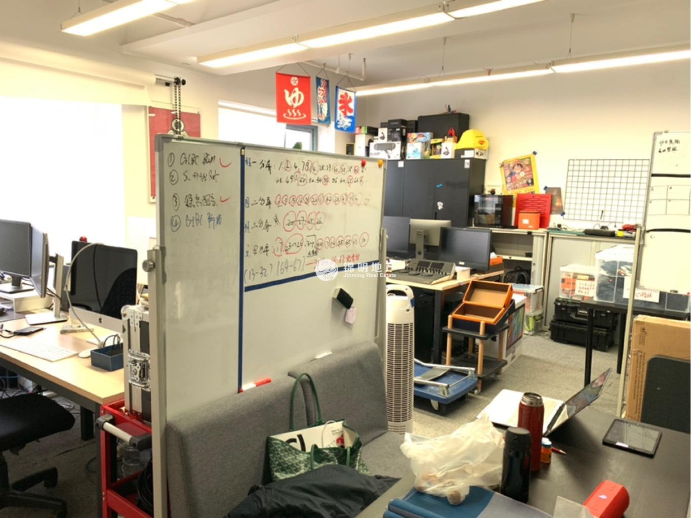 长风国盛中心110平米写字楼出租