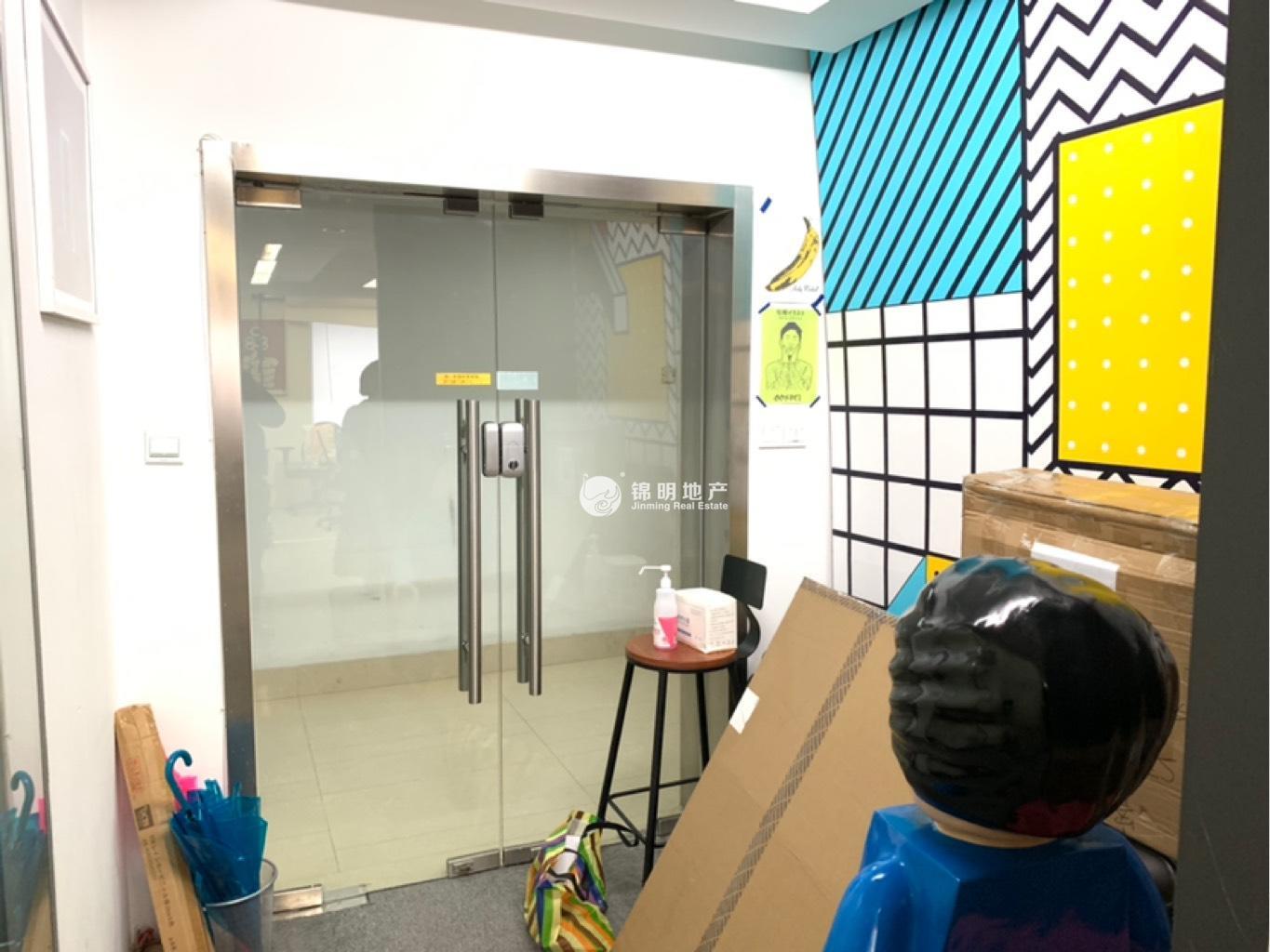 长风国盛中心110平米写字楼出租