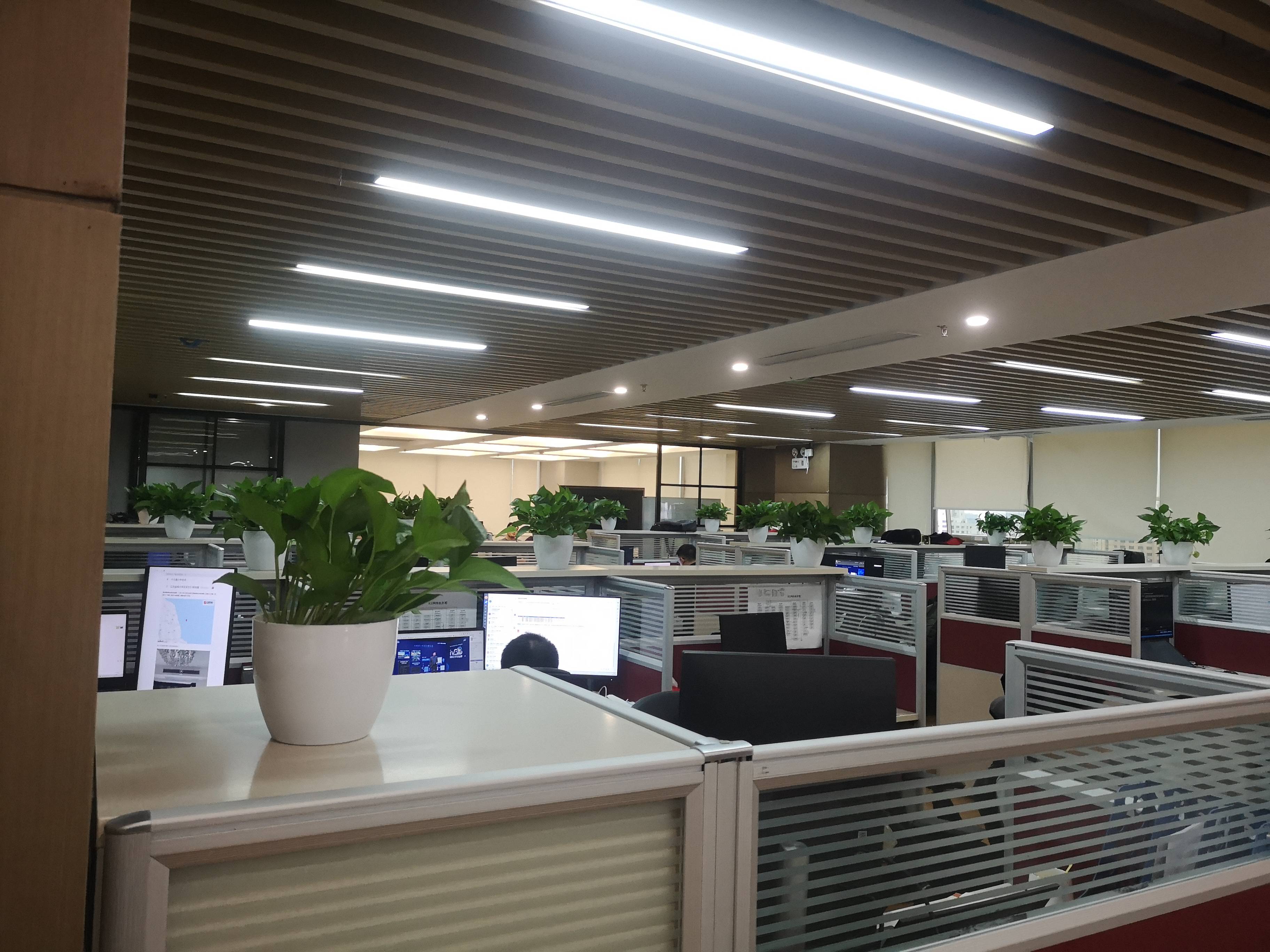 徐家汇兆丰环球大厦175平米写字楼出租