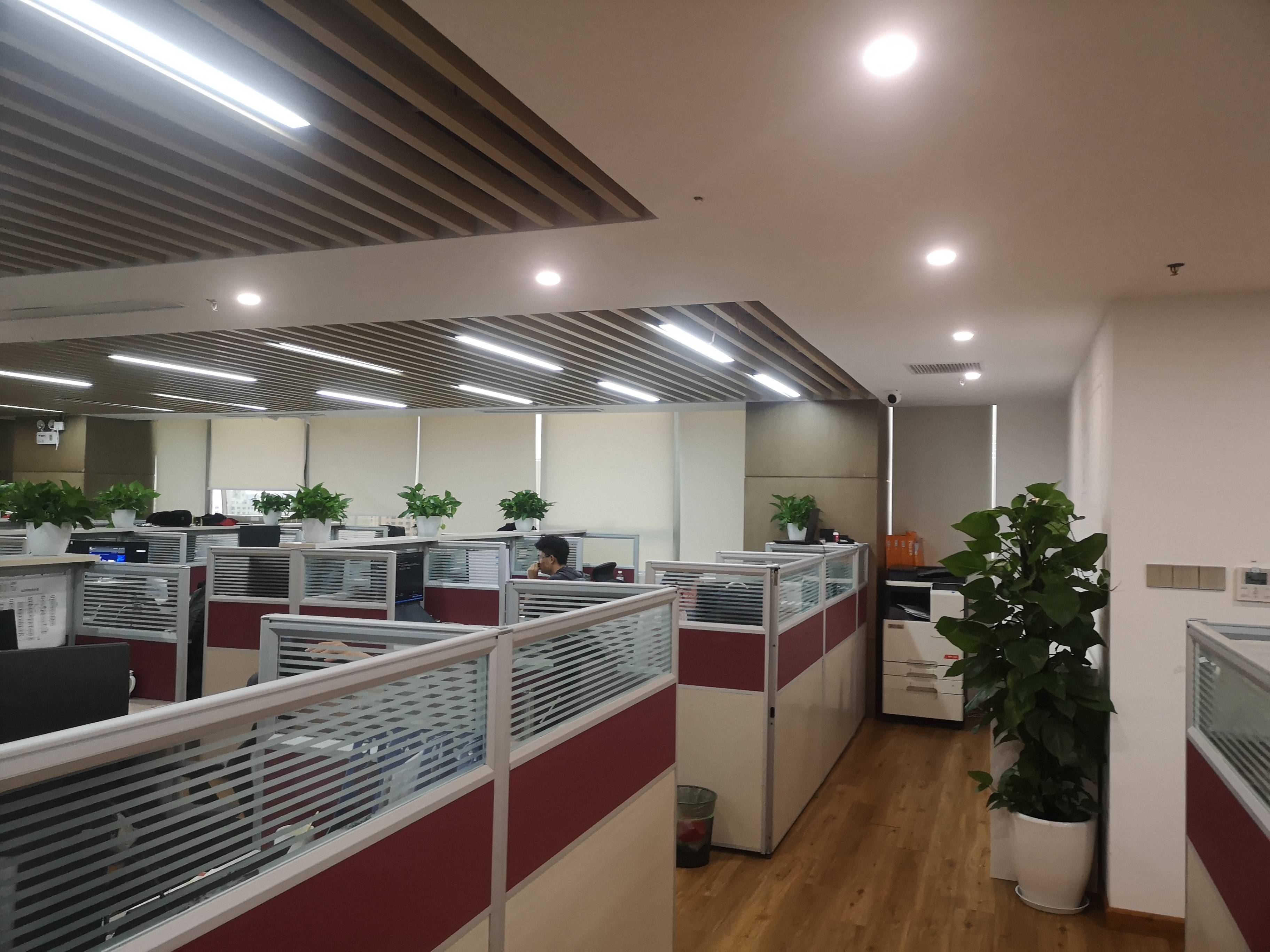 徐家汇兆丰环球大厦175平米写字楼出租