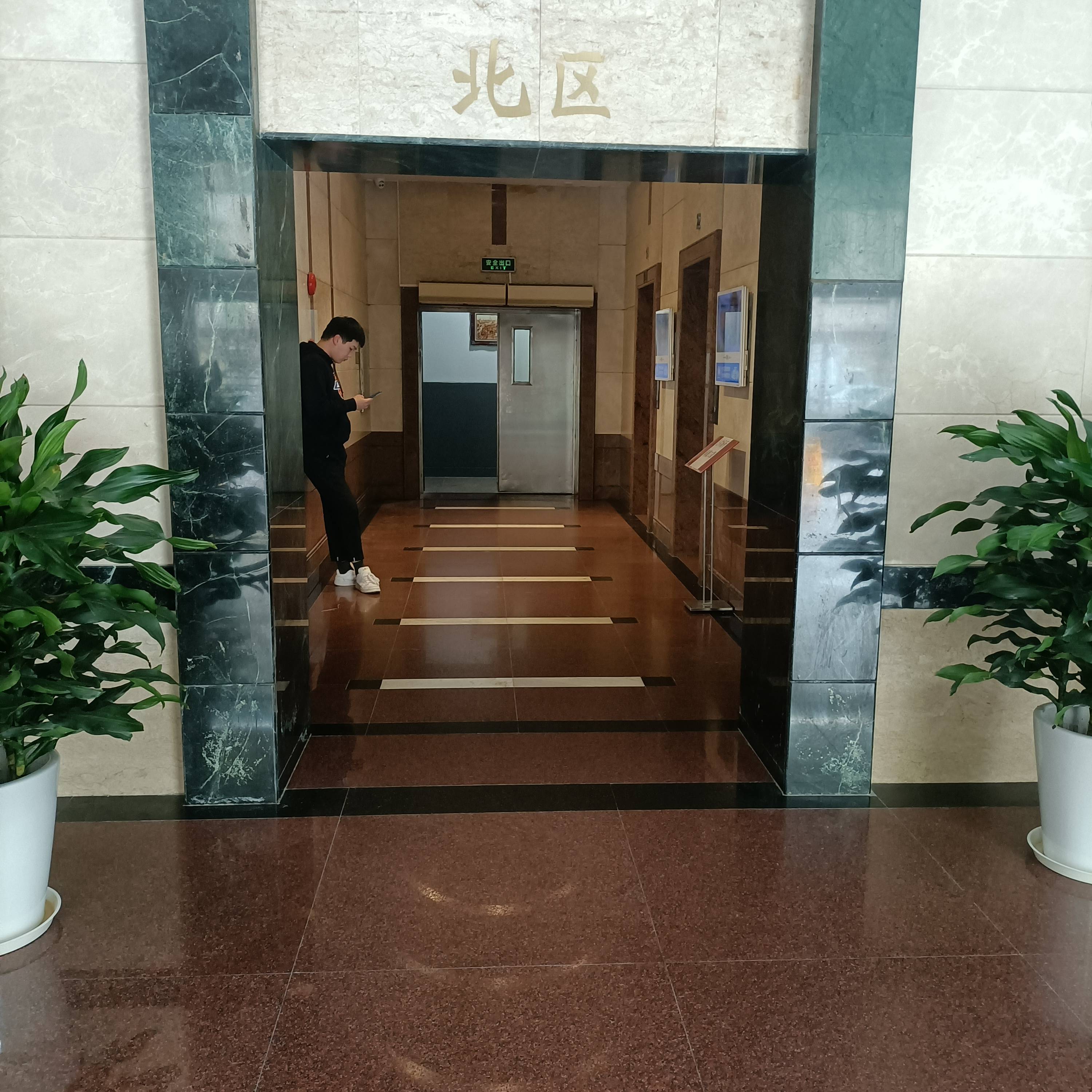 豫园新上海城市广场102平米写字楼出租