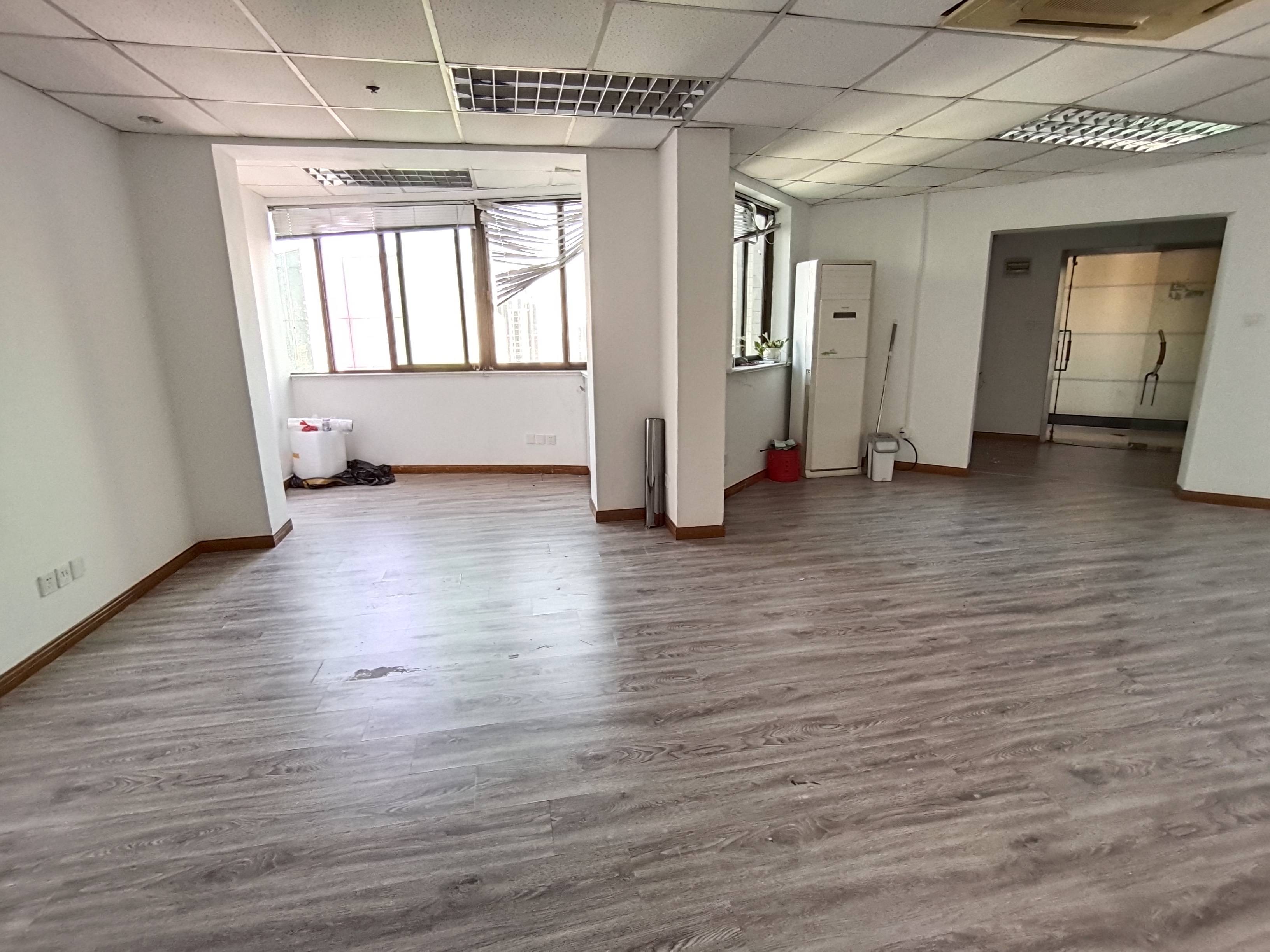 中山公园嘉利大厦70平米写字楼出租