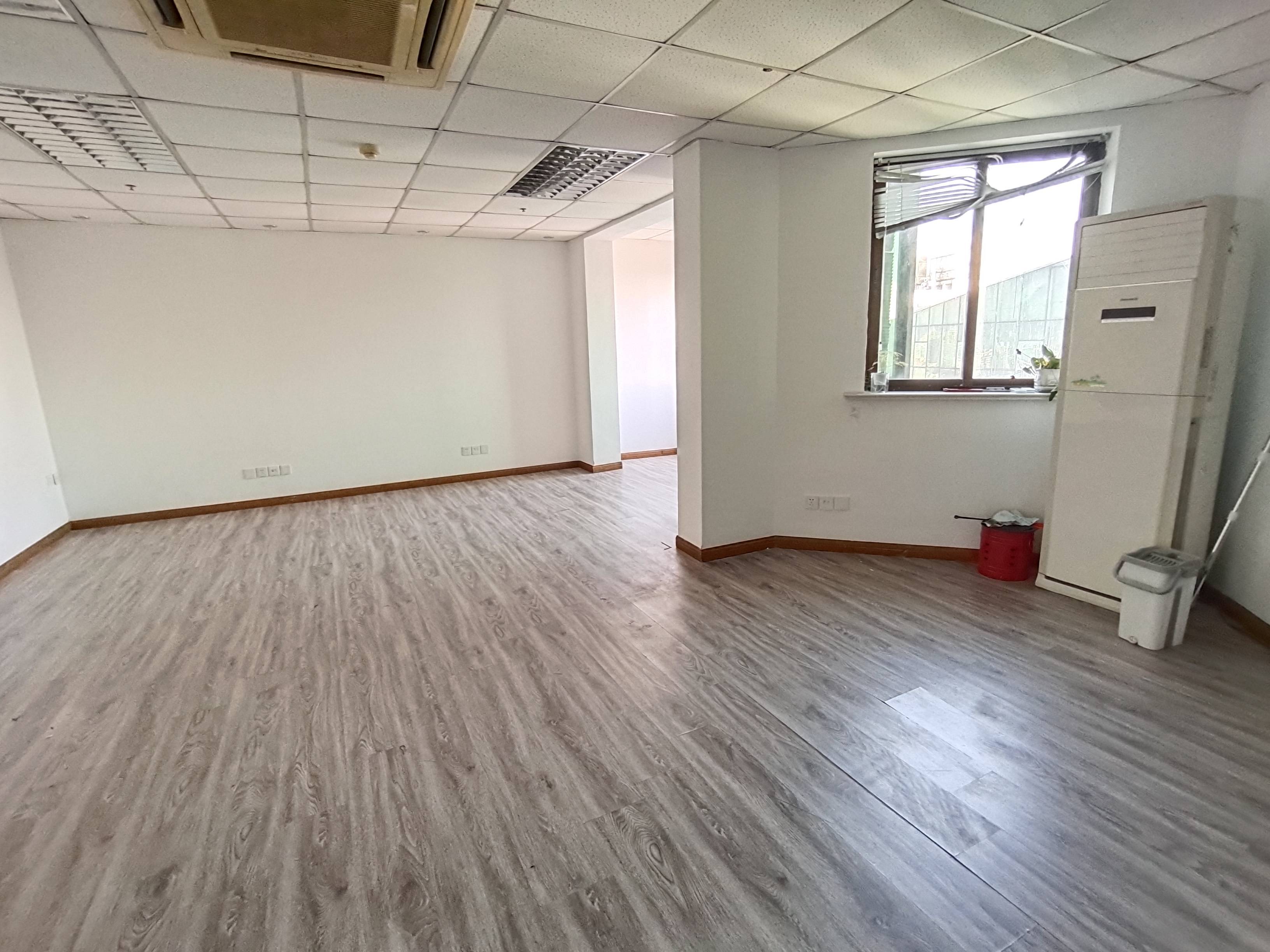 中山公园嘉利大厦70平米写字楼出租