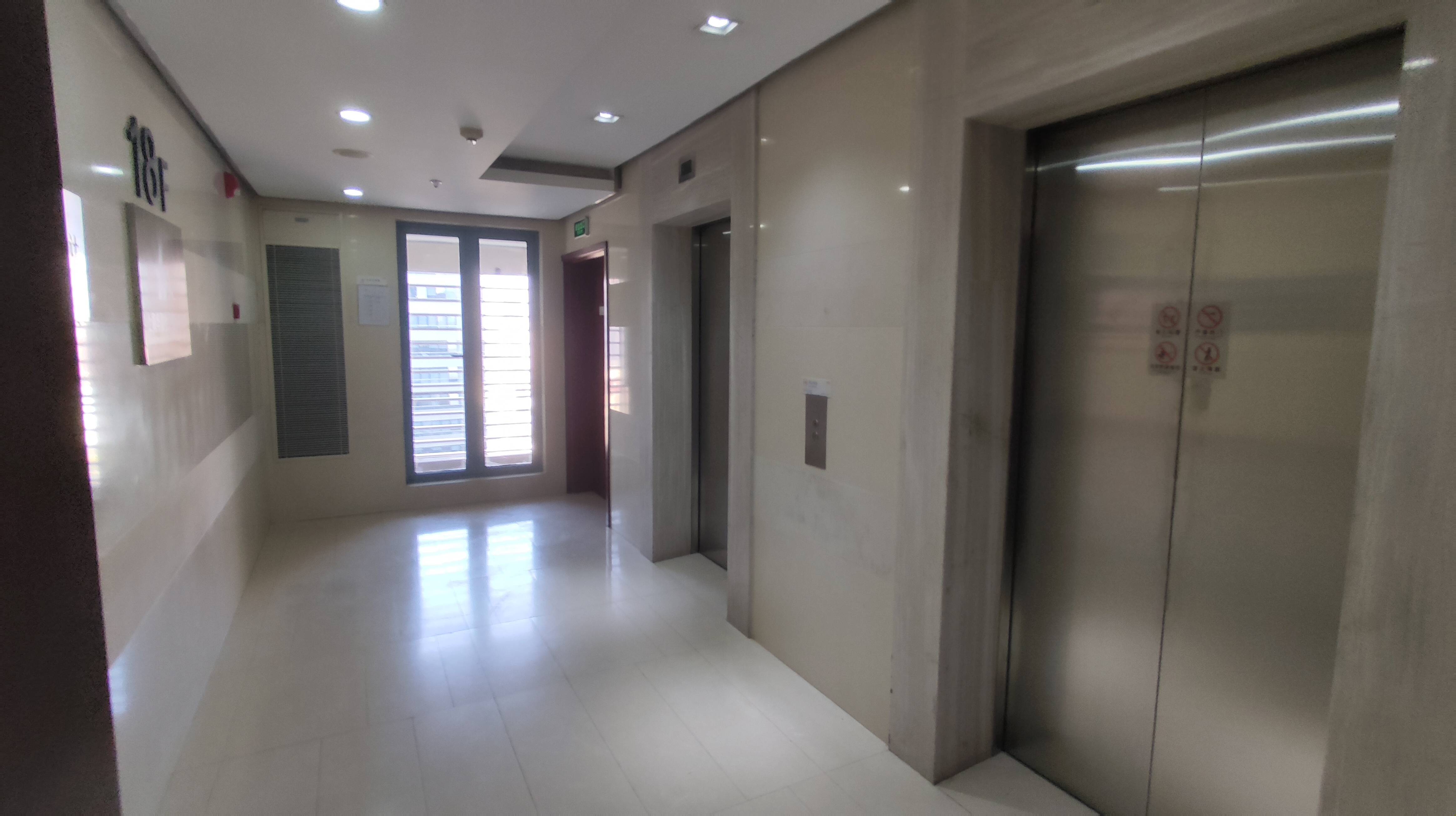 长风国盛中心110平米写字楼出租