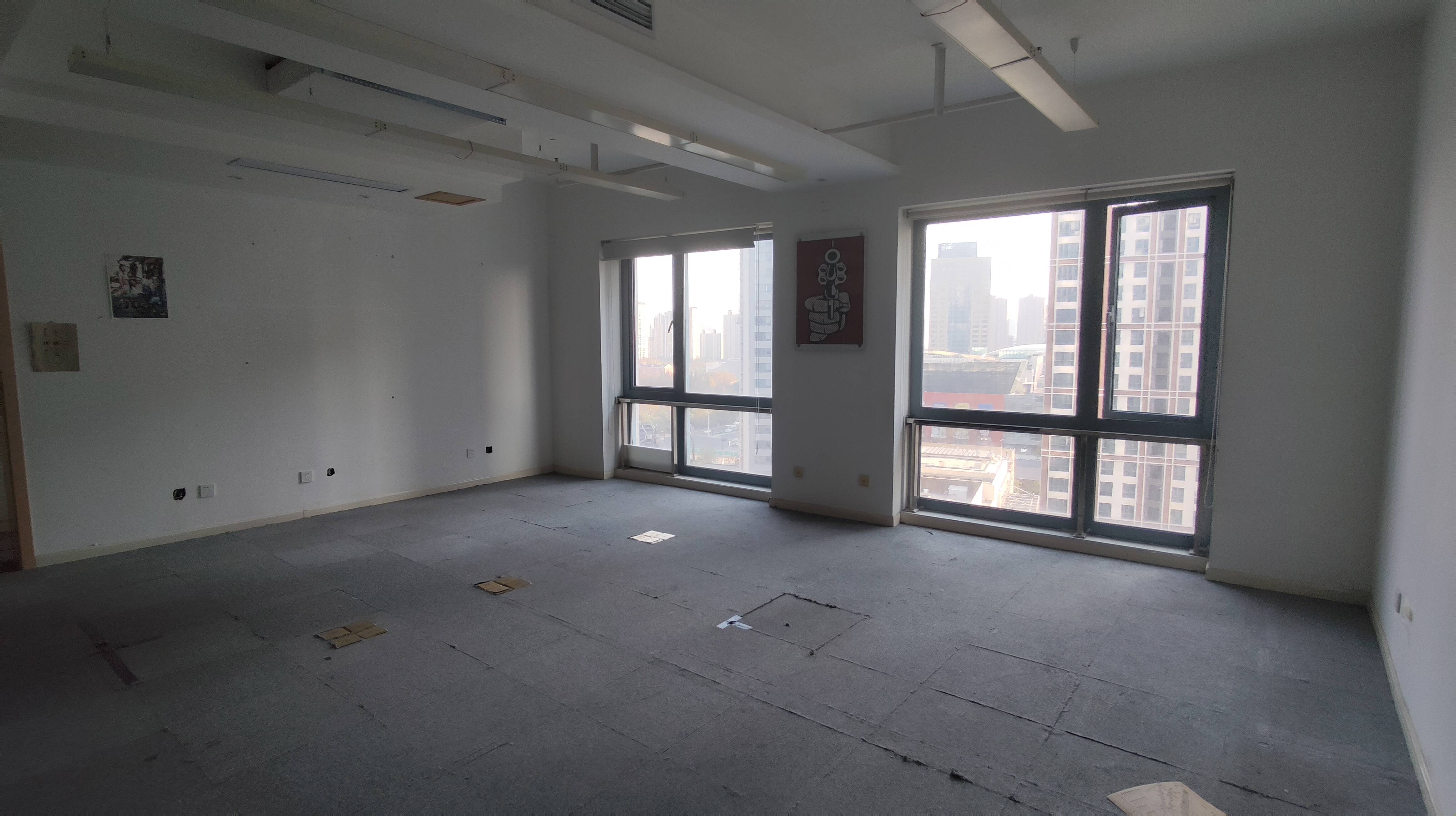 长风国盛中心110平米写字楼出租