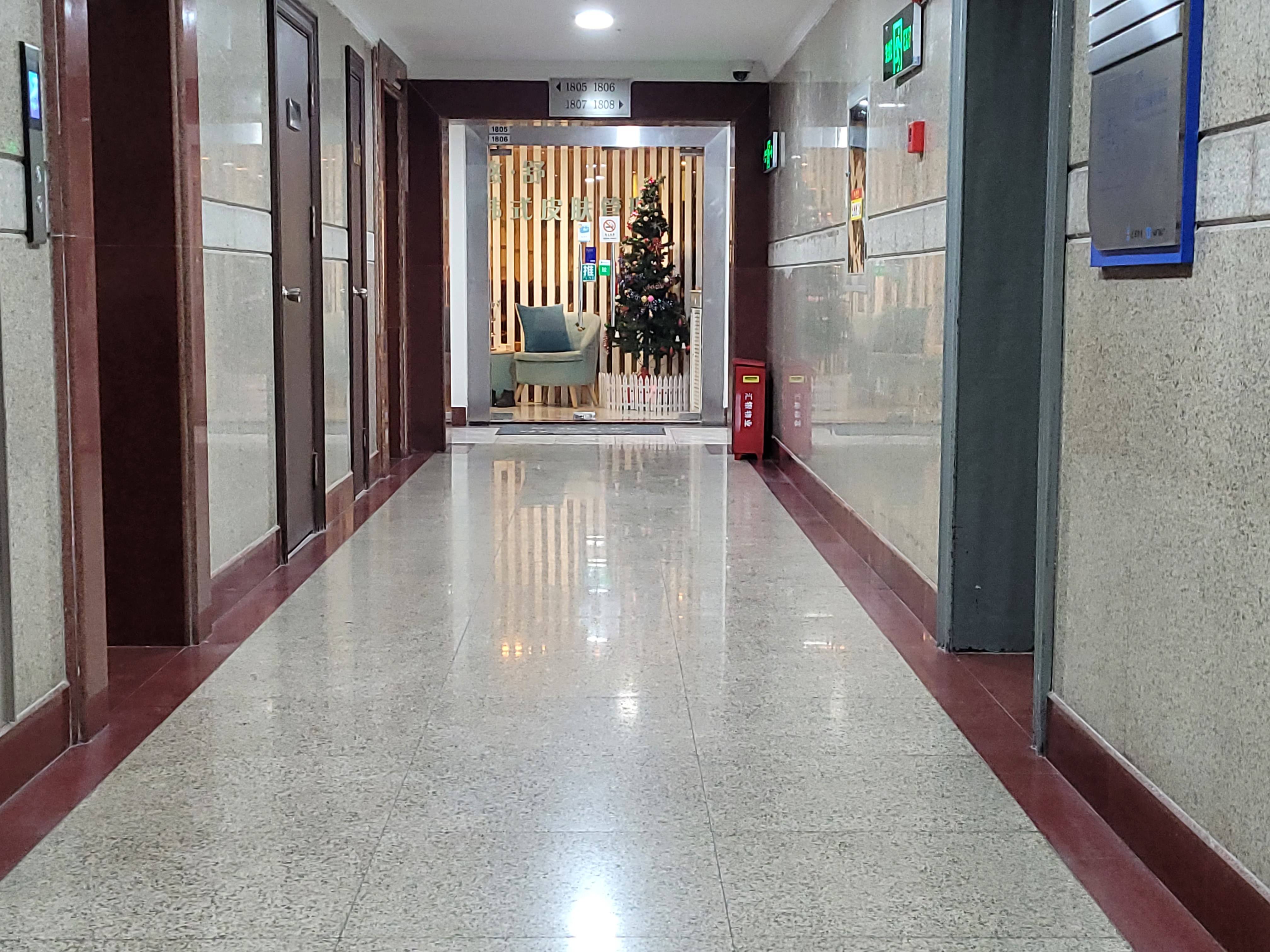 徐家汇汇银广场141平米写字楼出租