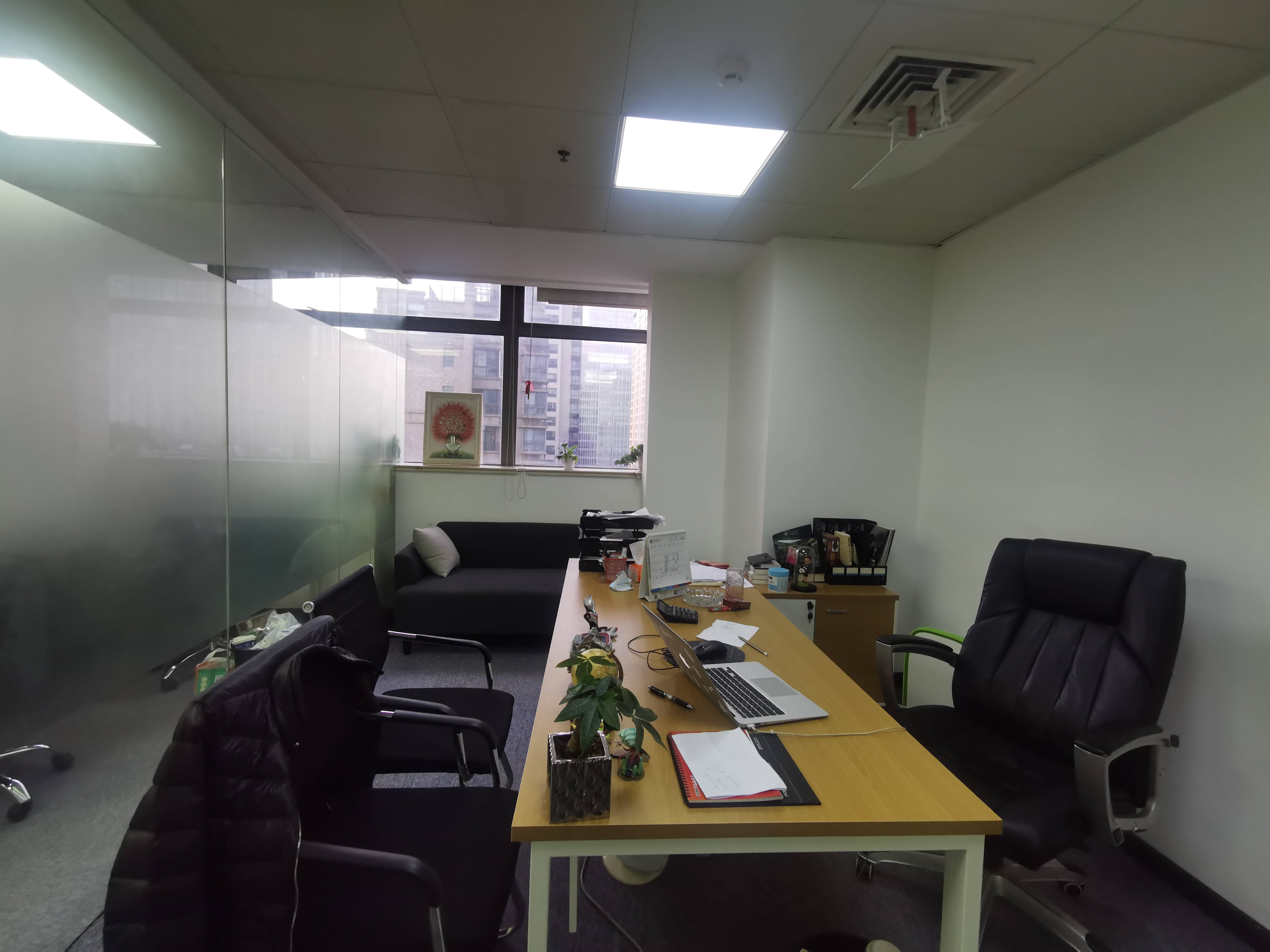 不夜城上海现代交通商务大厦91平米写字楼出租