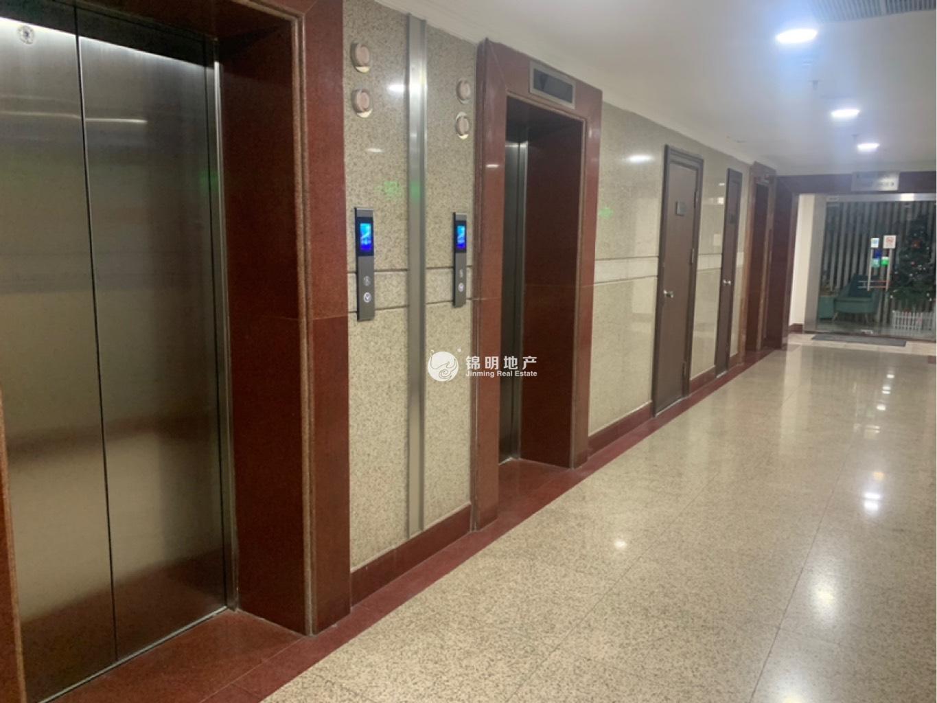 徐家汇汇银广场132平米写字楼出租