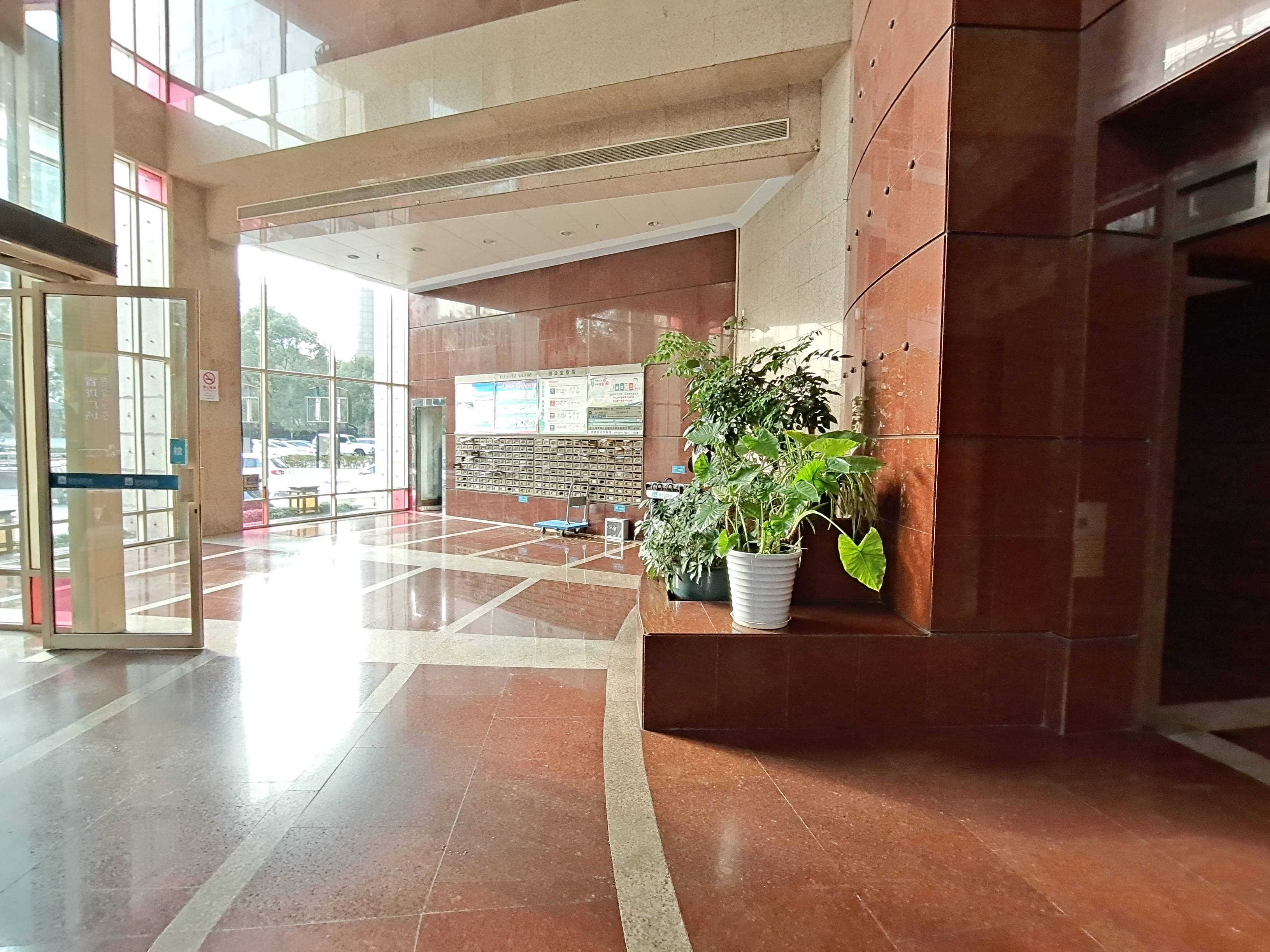 天山金桥大厦123平米写字楼出租