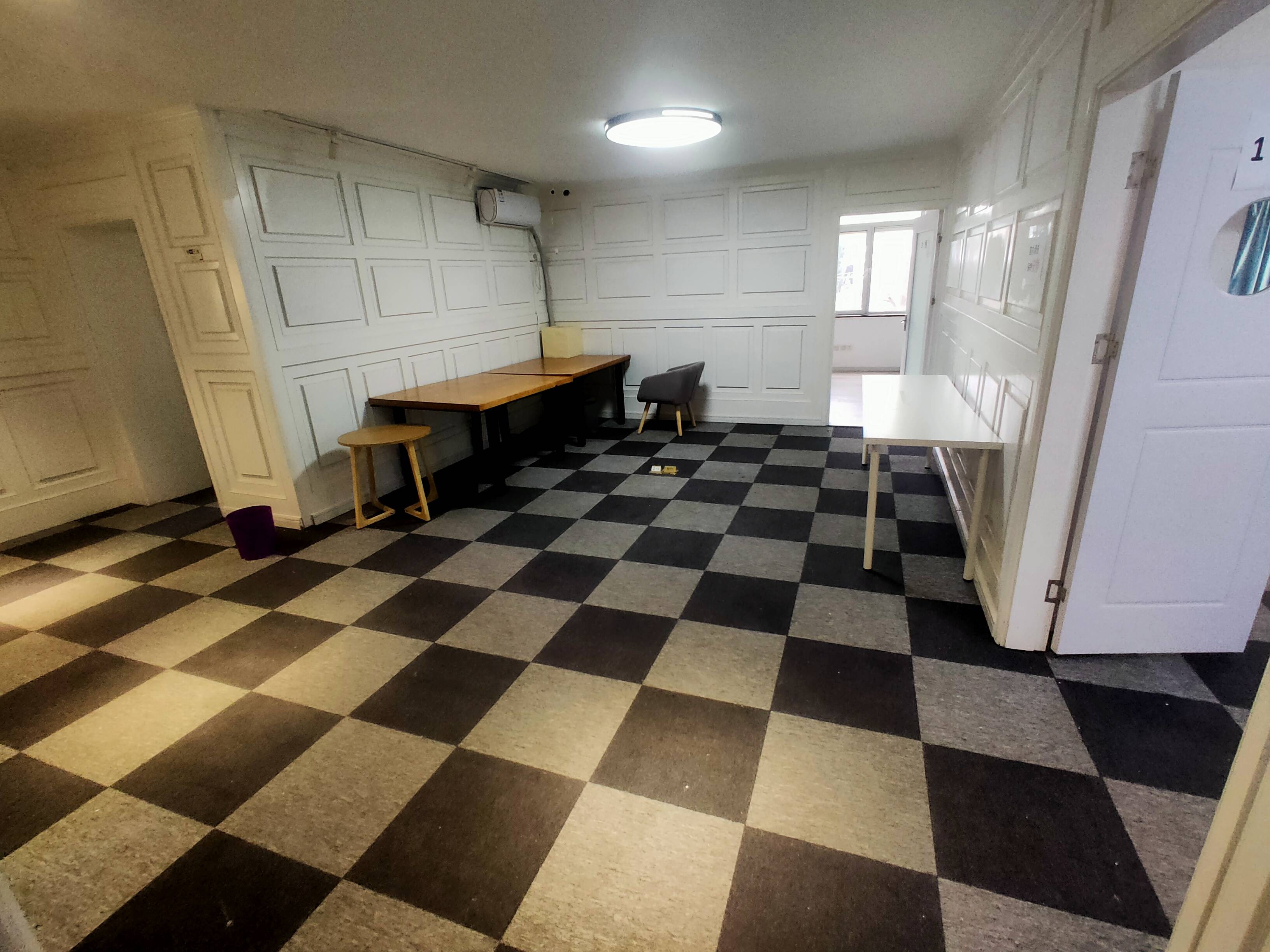 南京西路泰兴路458弄58号260平米写字楼出租