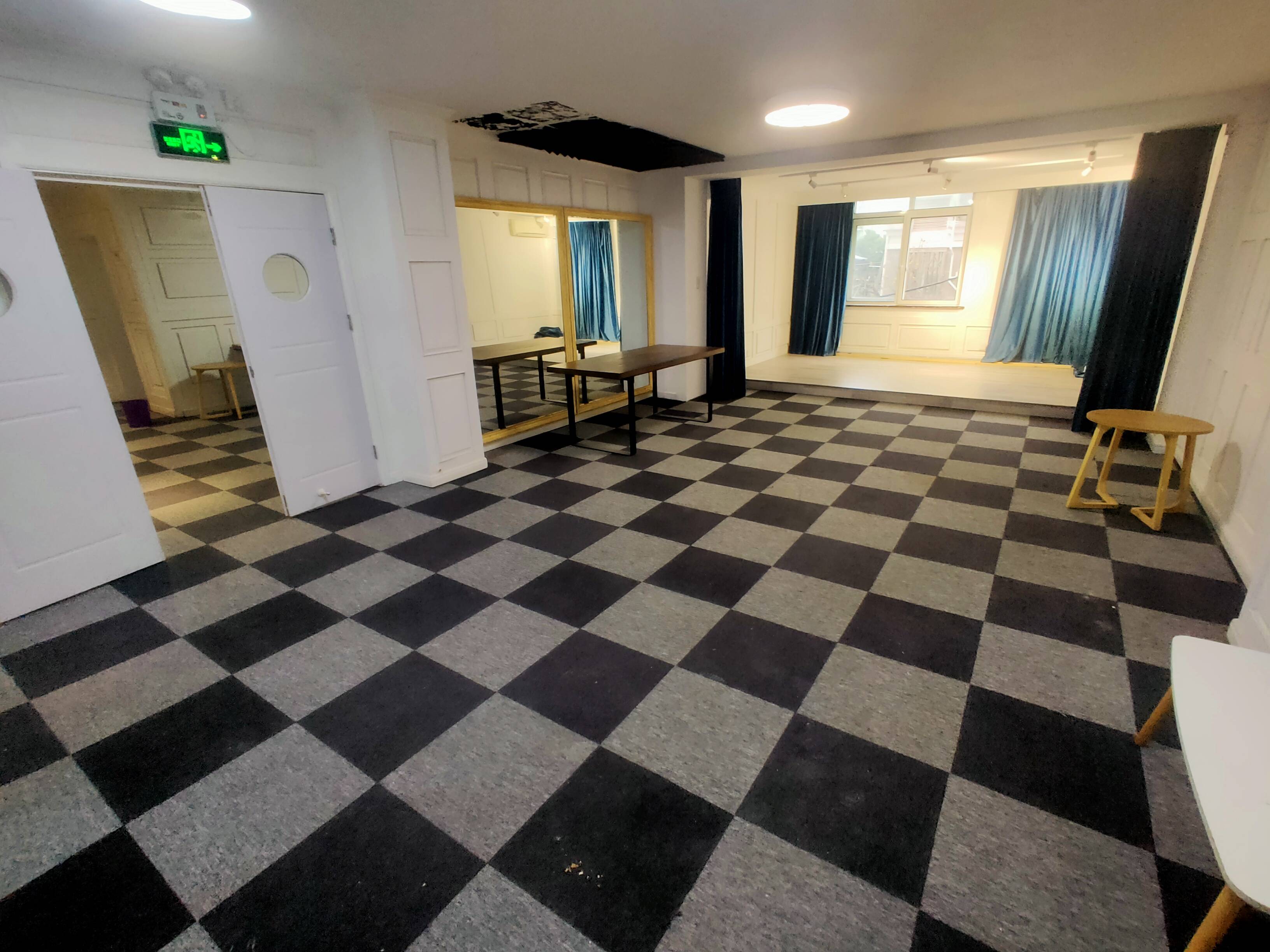 南京西路泰兴路458弄58号260平米写字楼出租