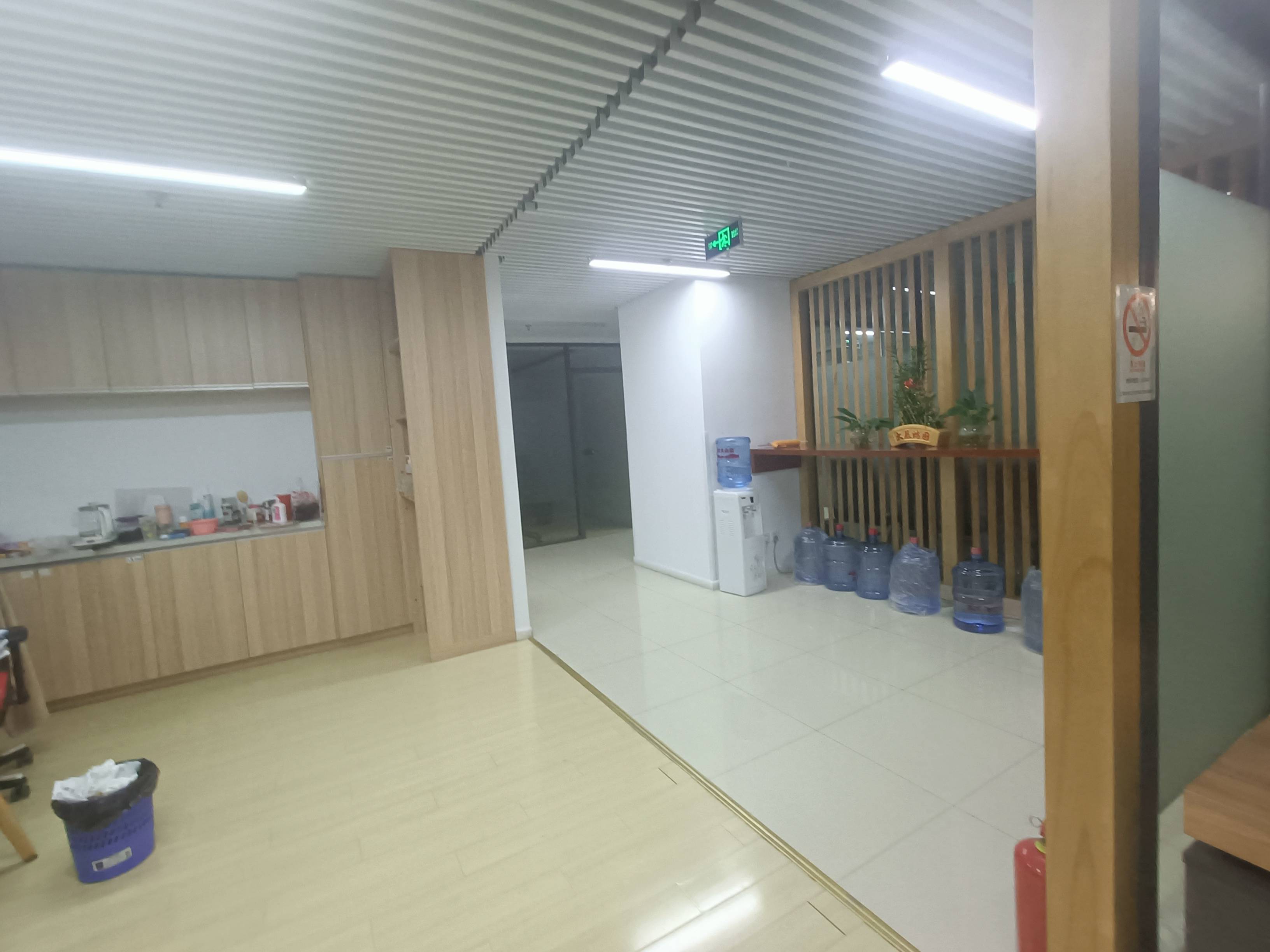 徐家汇均瑶国际广场352平米写字楼出租