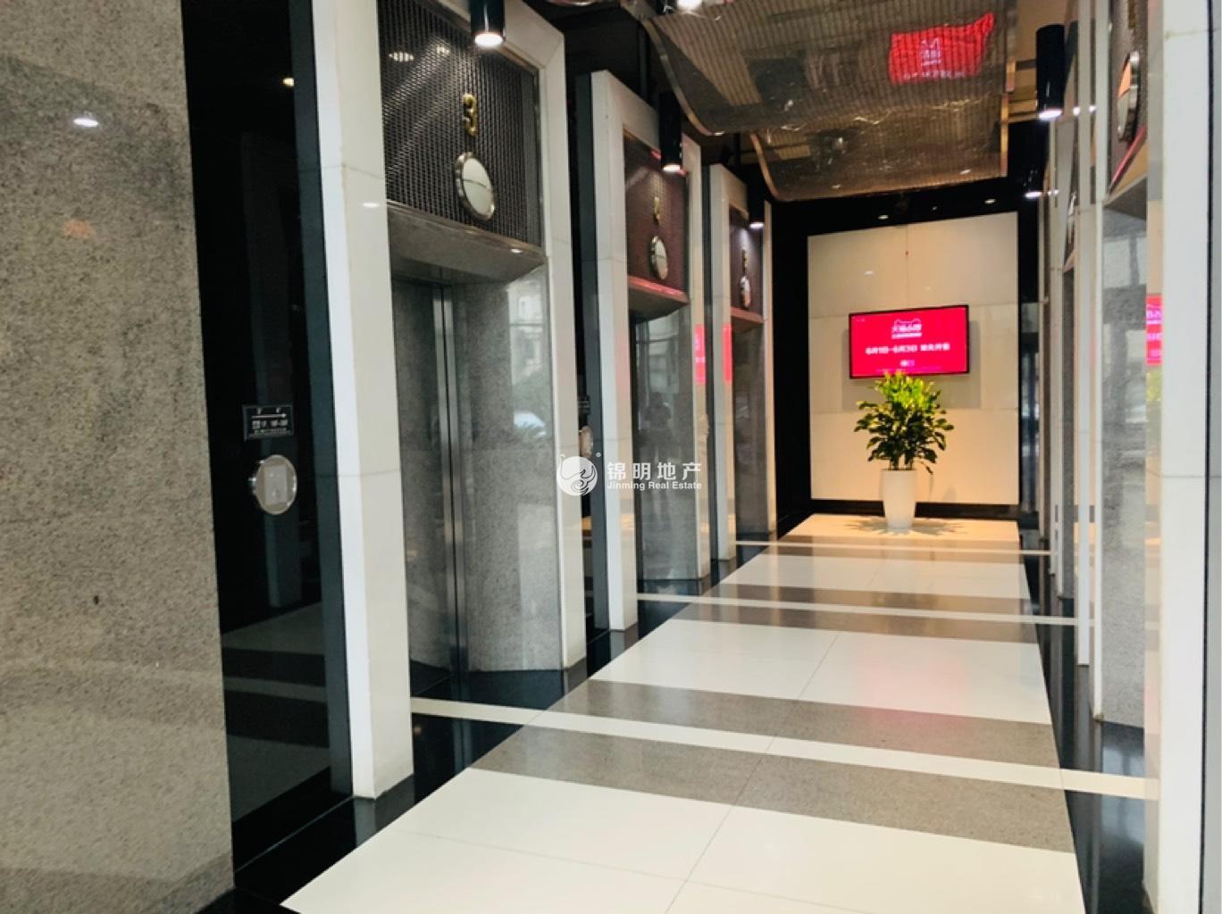 静安寺静安中华大厦248平米写字楼出租