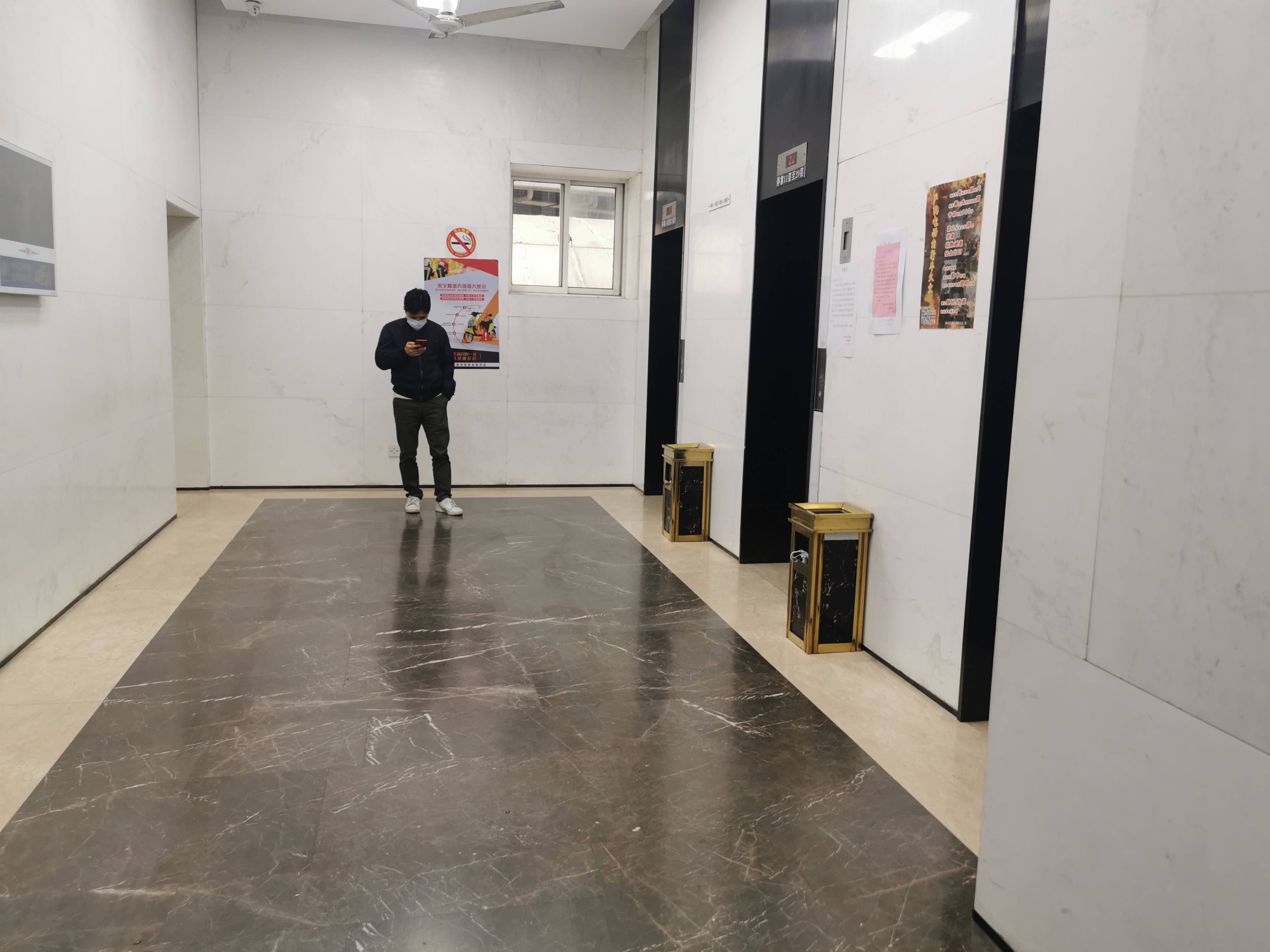 南京西路和一大厦224平米写字楼出租