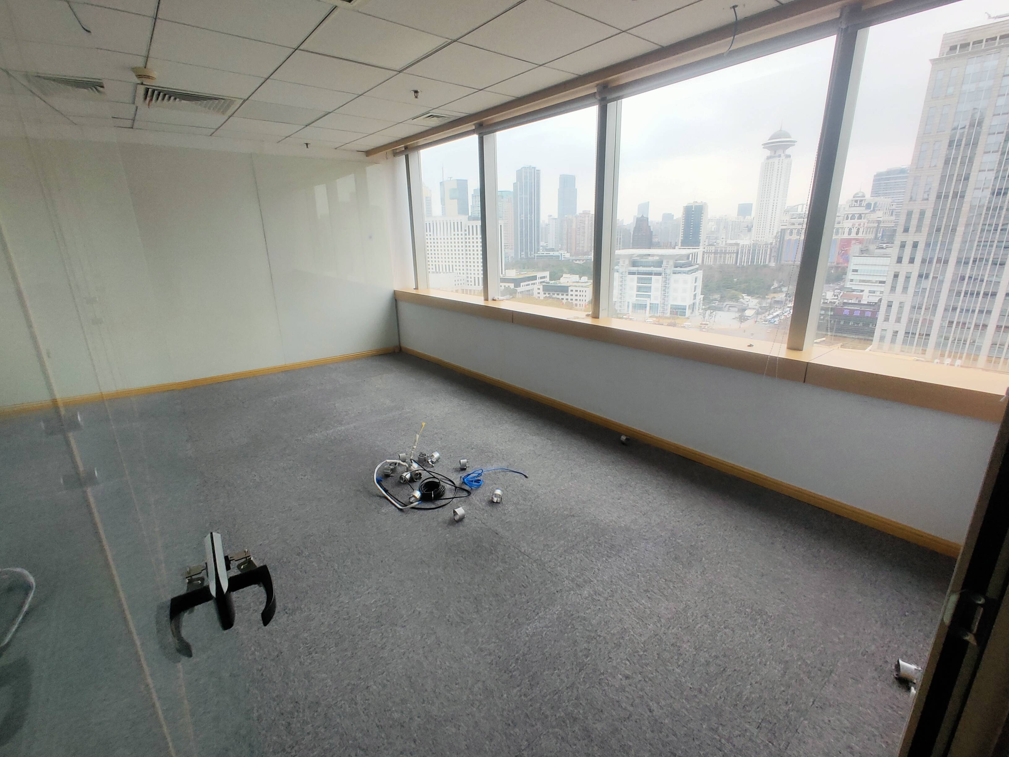 人民广场港陆广场260平米写字楼出租