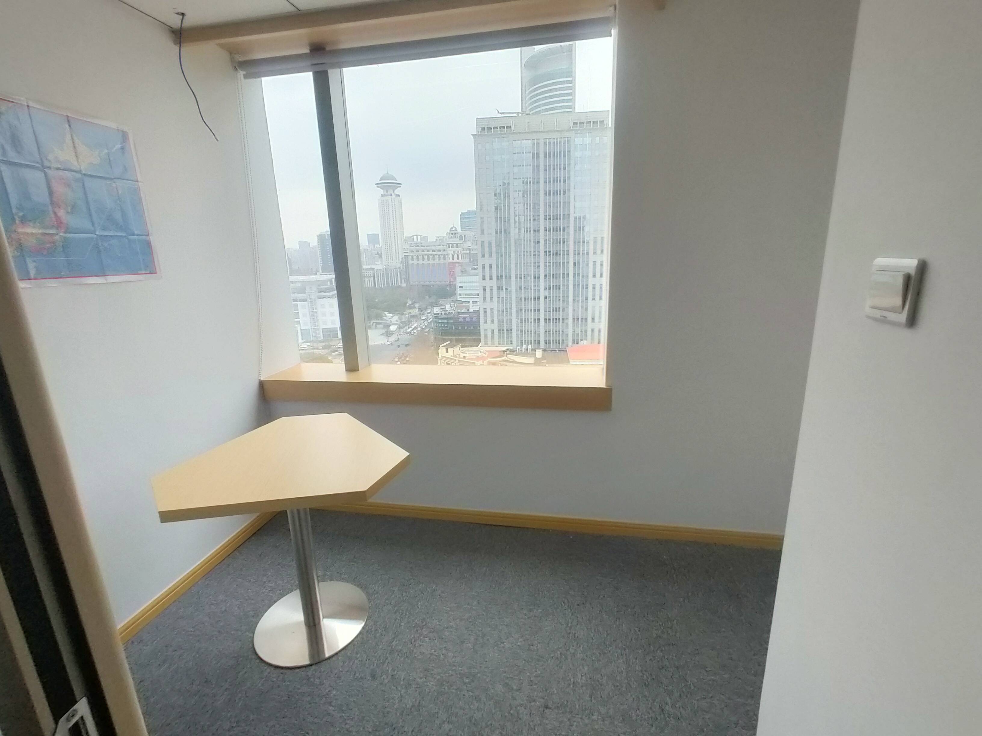 人民广场港陆广场260平米写字楼出租