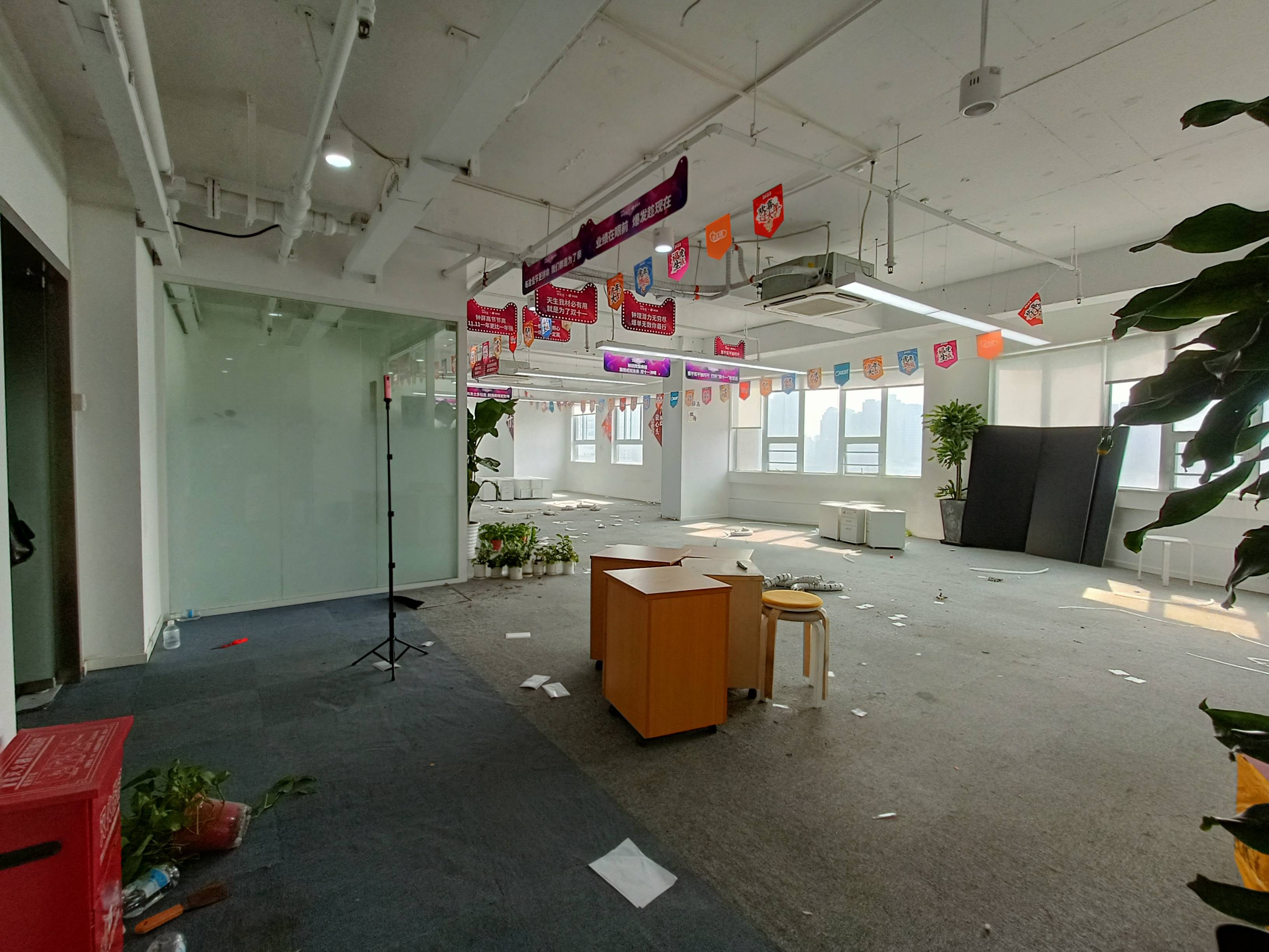 淮海中路茂名大厦256平米写字楼出租