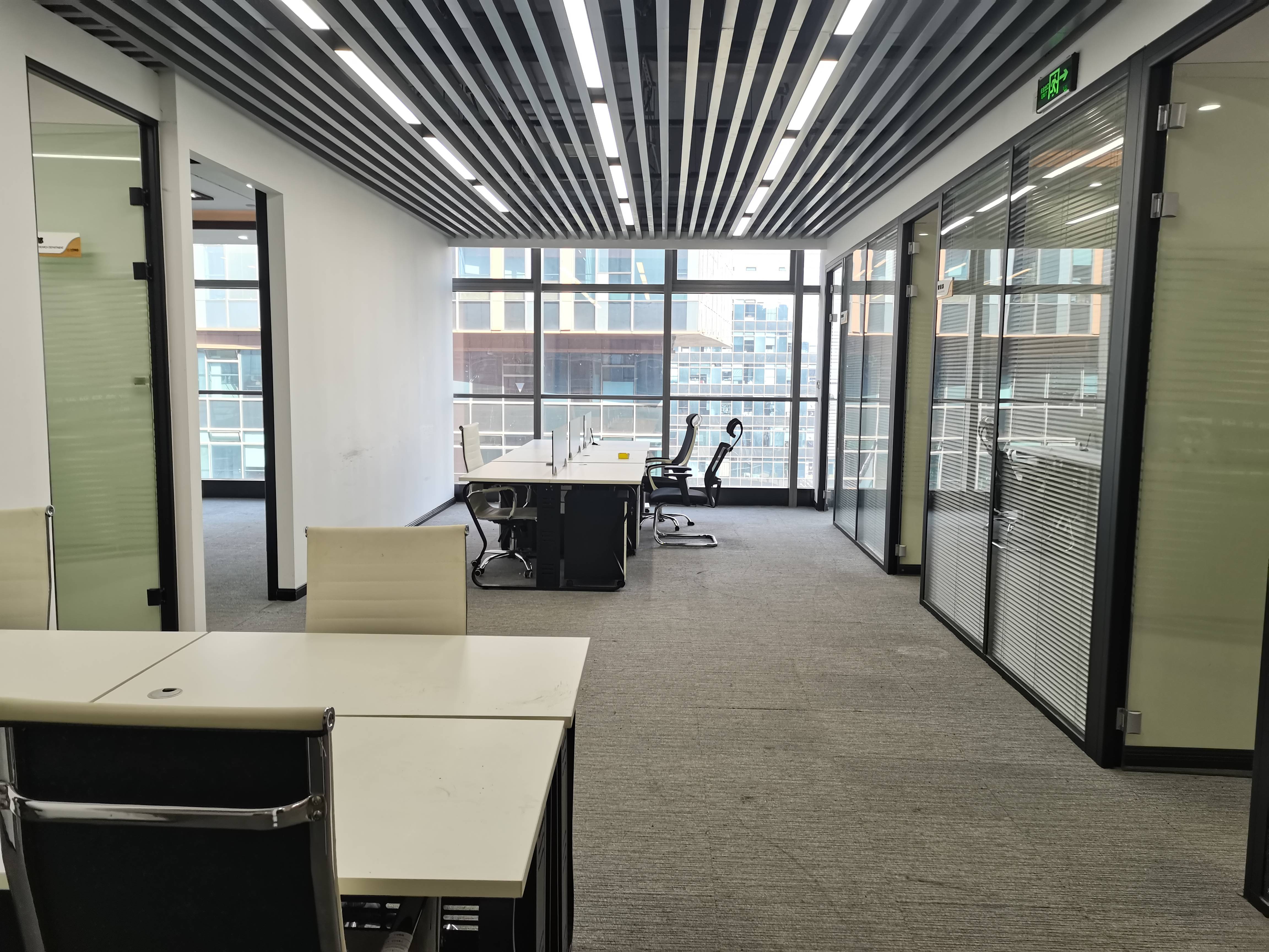 金虹桥龙湖虹桥天街295平米写字楼出租