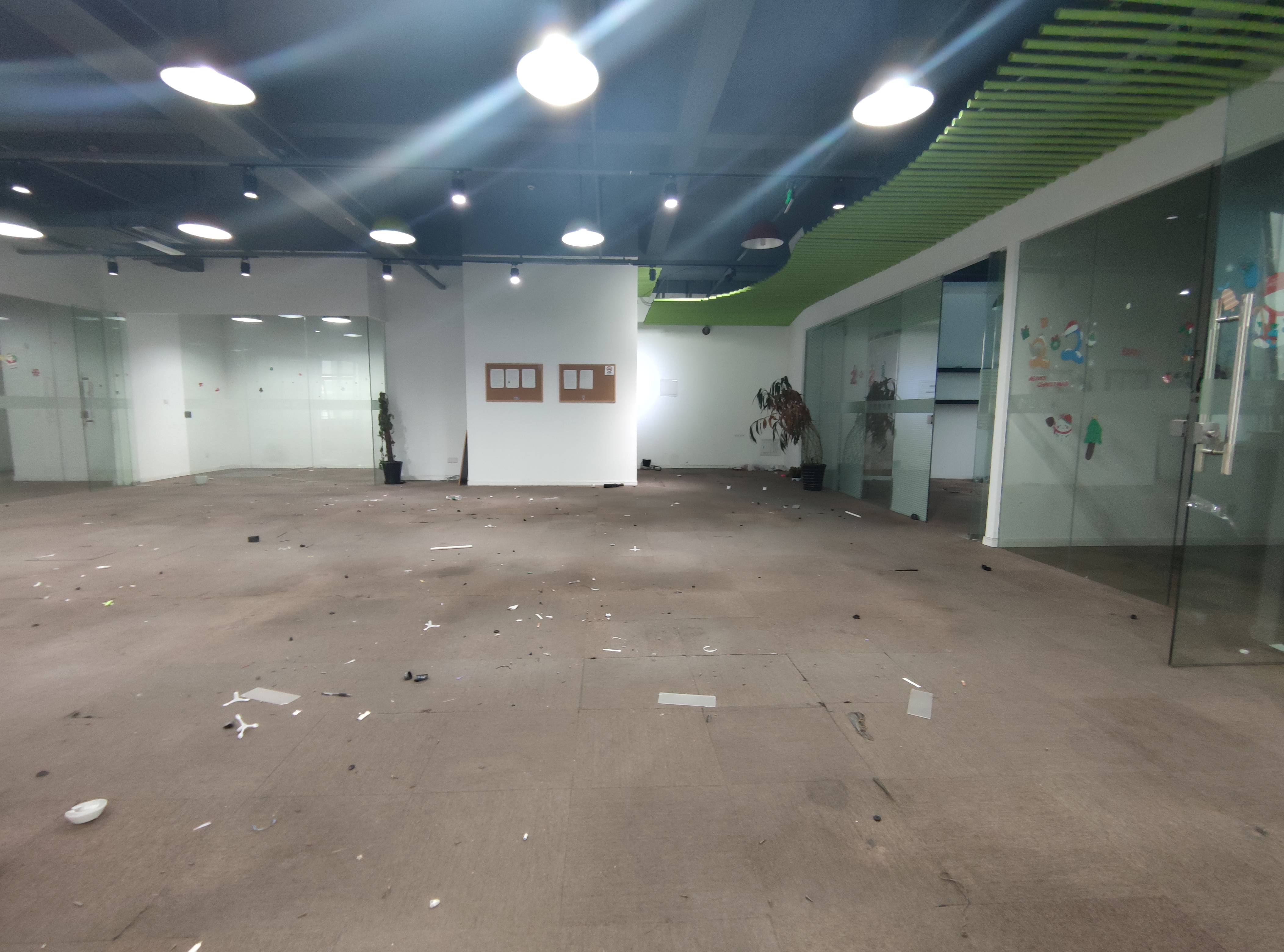 华漕万科时一区135平米写字楼出租
