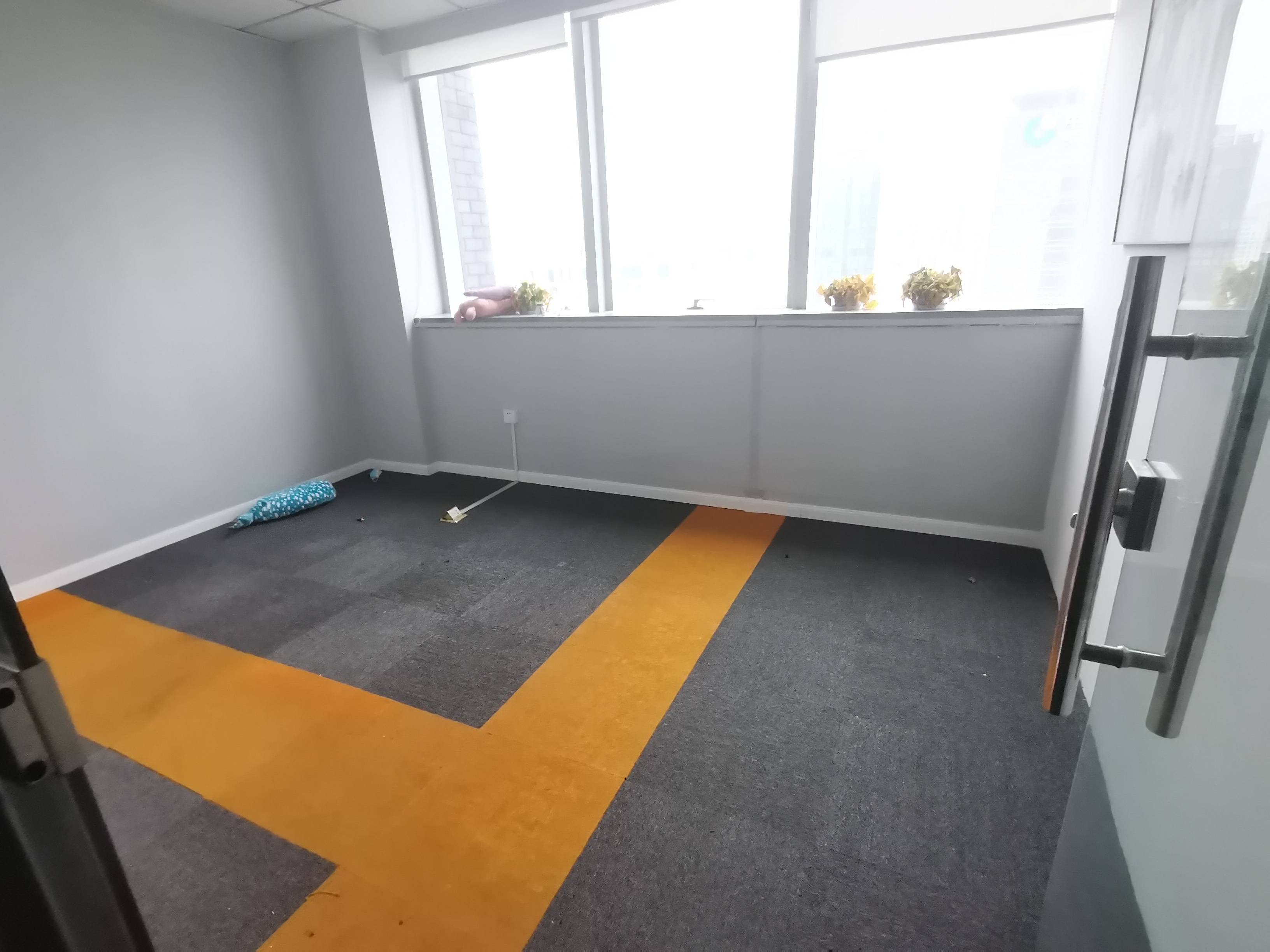 淮海中路恒积大厦116平米写字楼出租