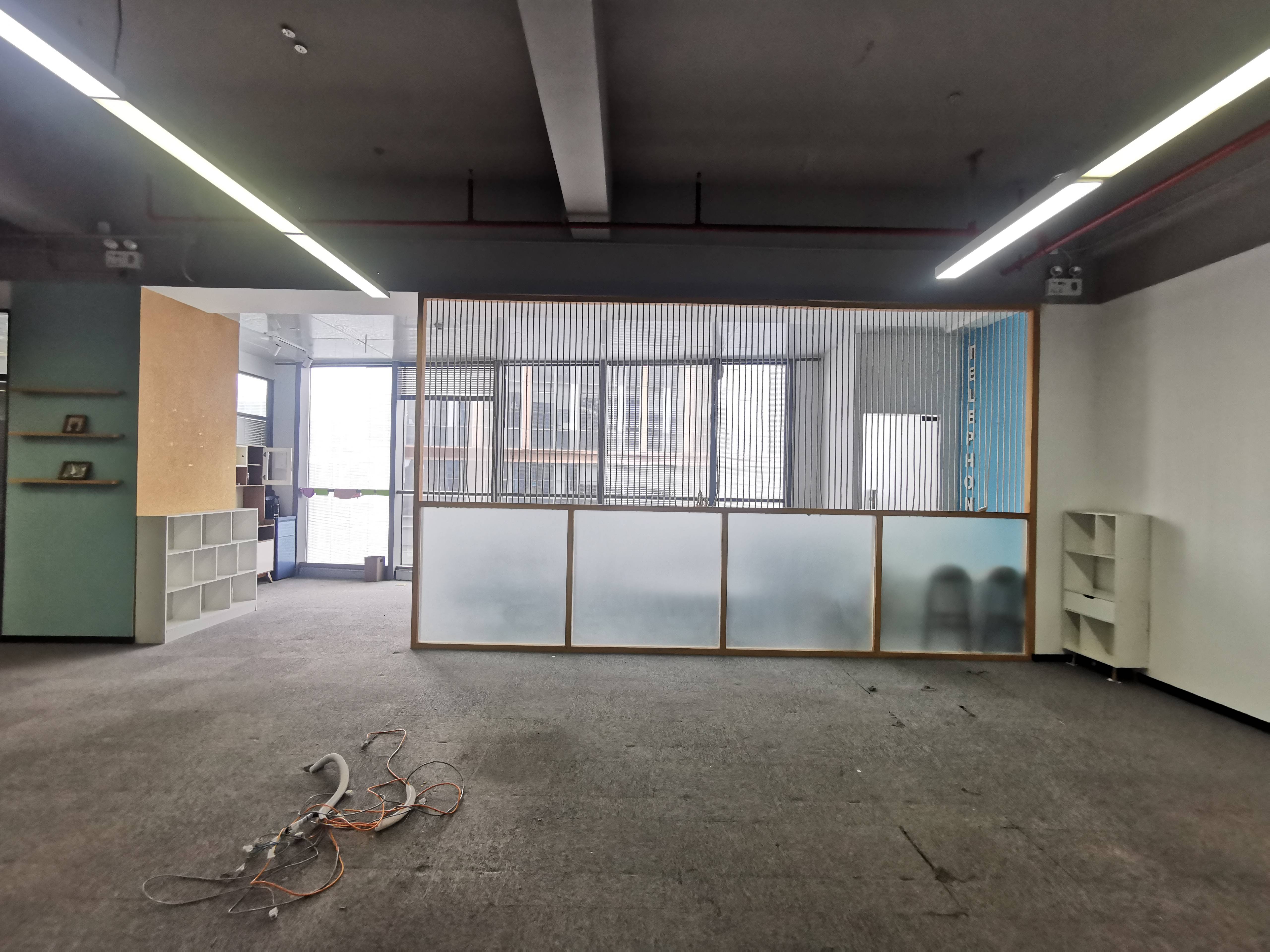 金虹桥龙湖虹桥天街347平米写字楼出租