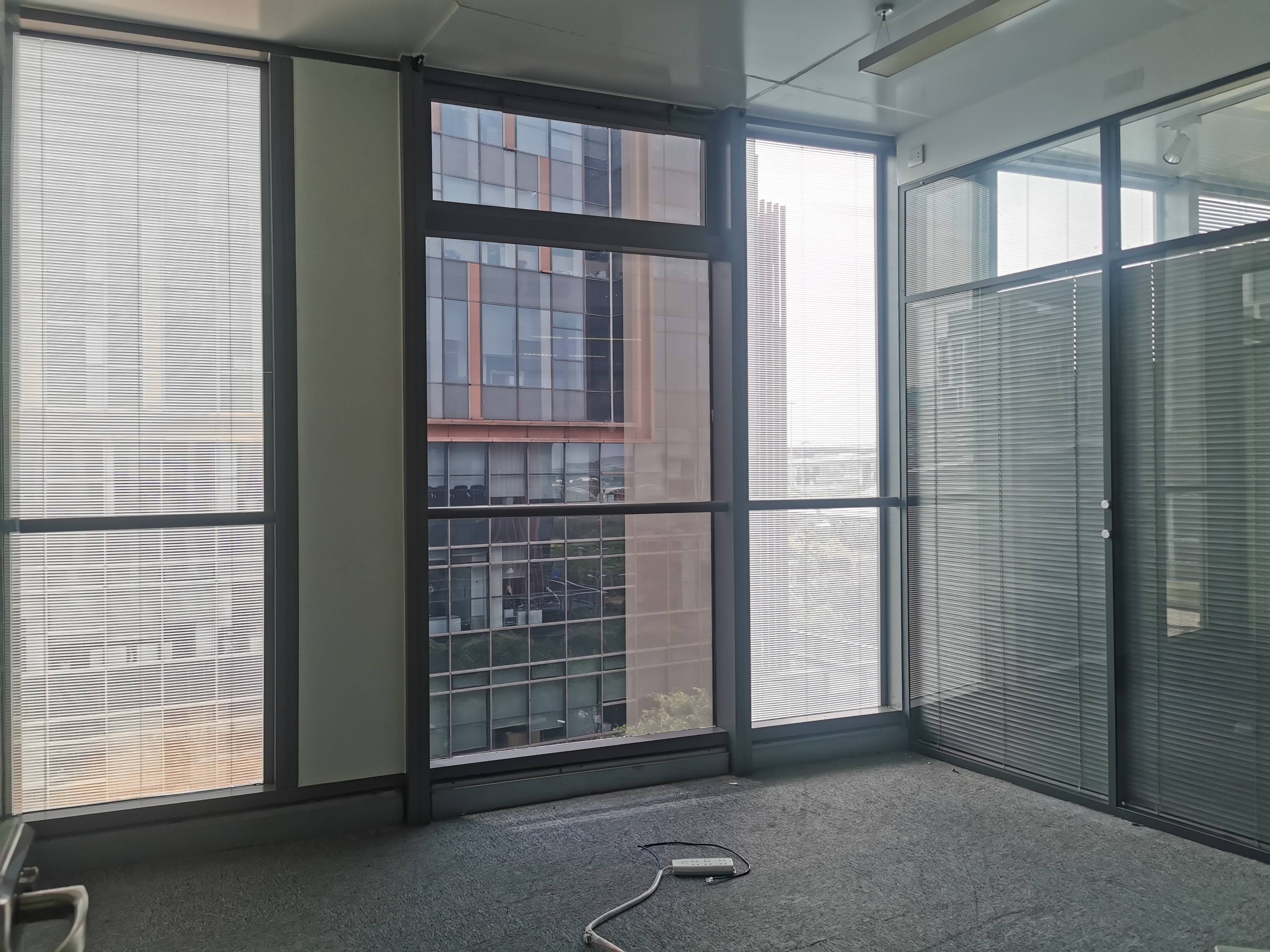 金虹桥龙湖虹桥天街347平米写字楼出租