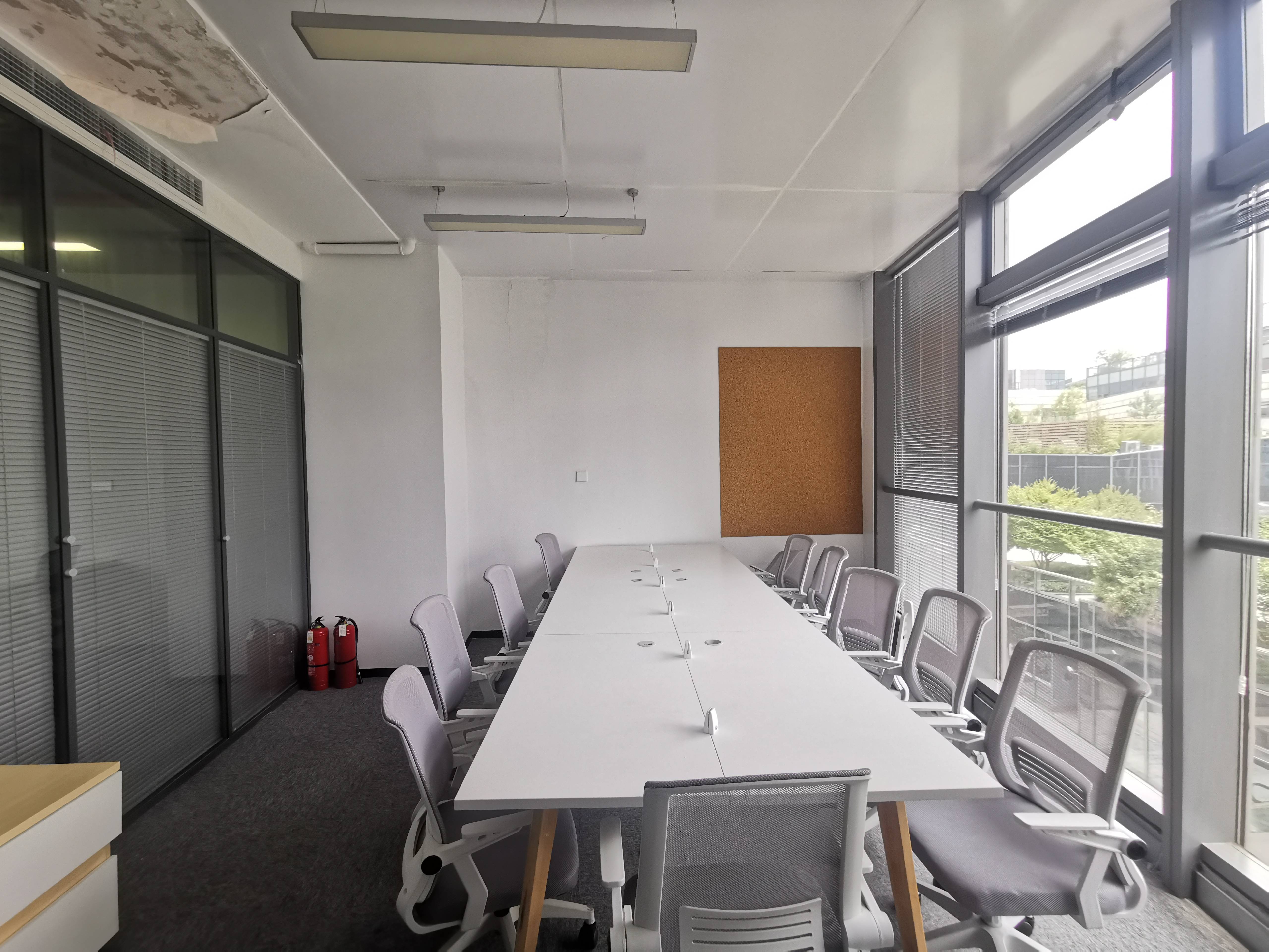 金虹桥龙湖虹桥天街347平米写字楼出租