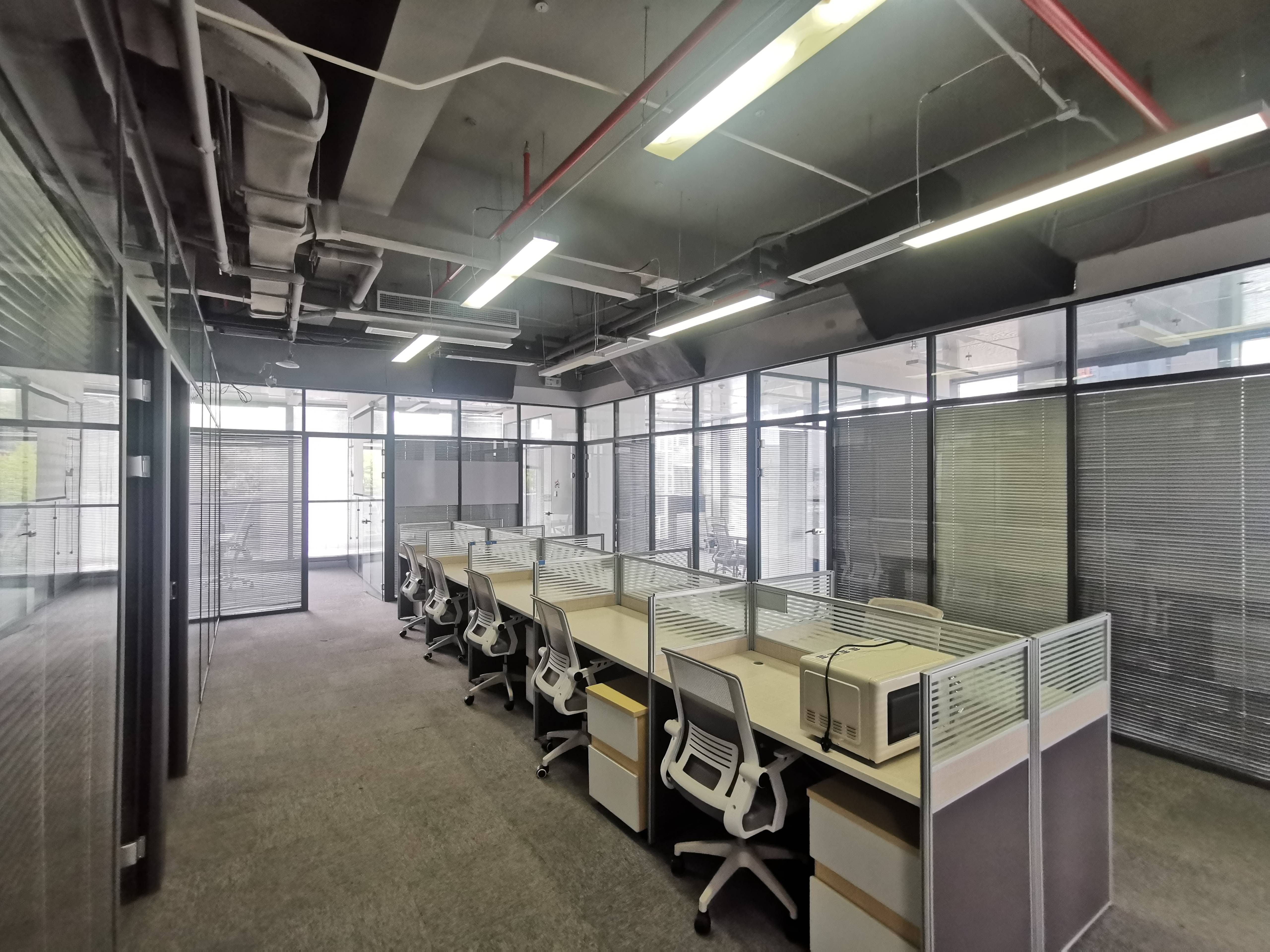 金虹桥龙湖虹桥天街347平米写字楼出租