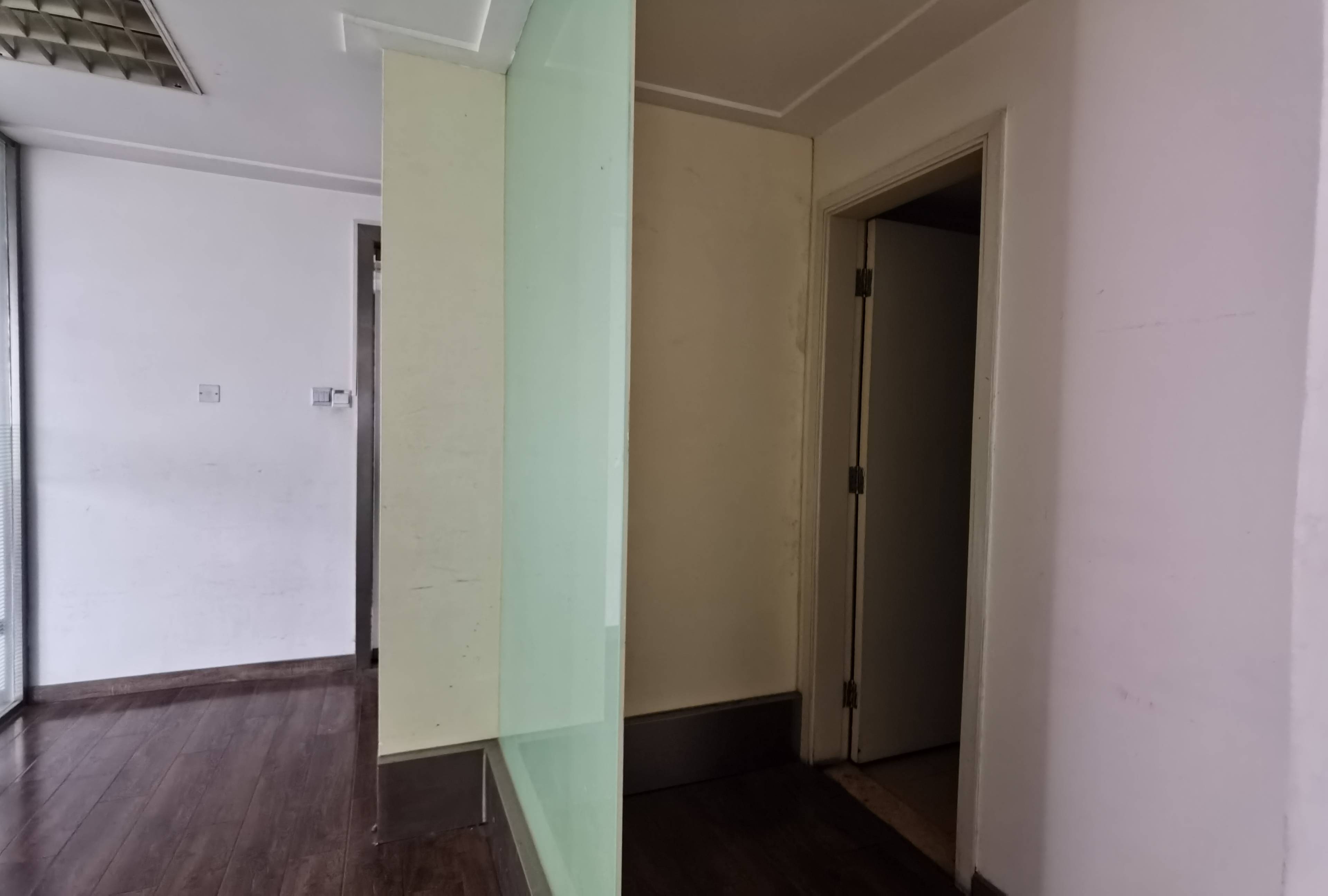 老西门万事利大厦115平米写字楼出租