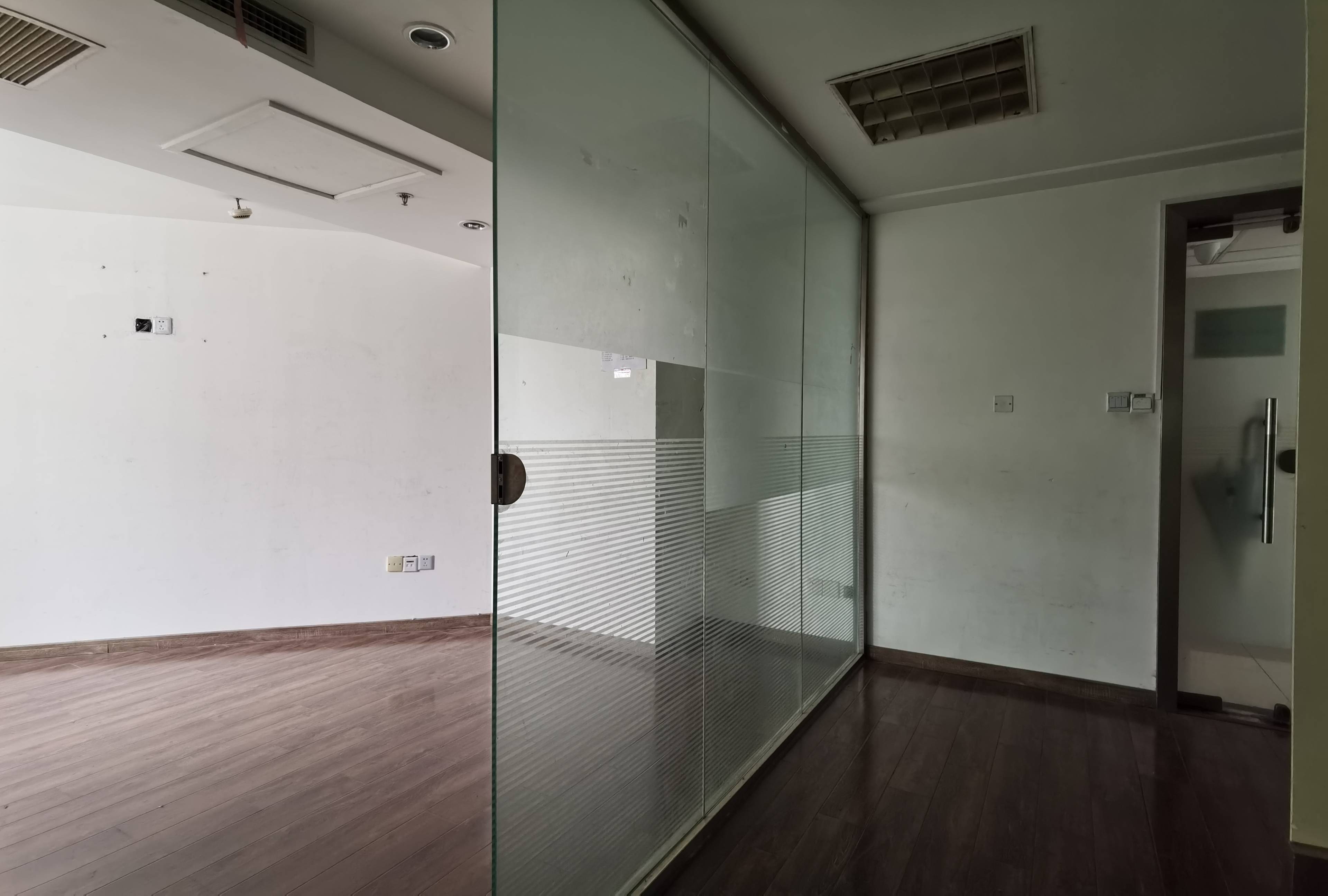 老西门万事利大厦115平米写字楼出租