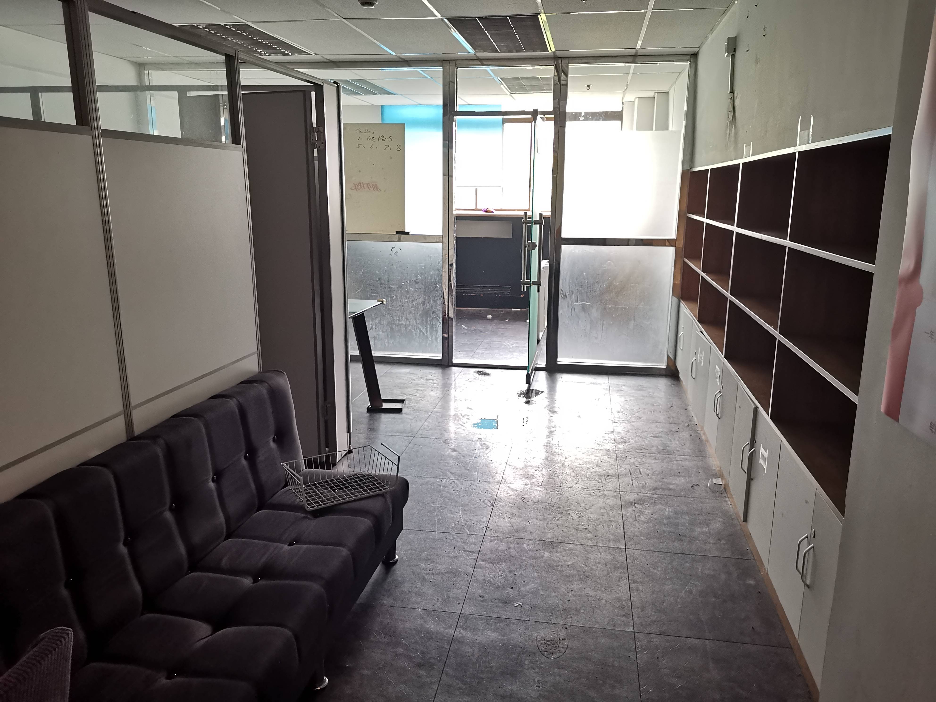 中山公园虹桥世家花园138平米写字楼出租