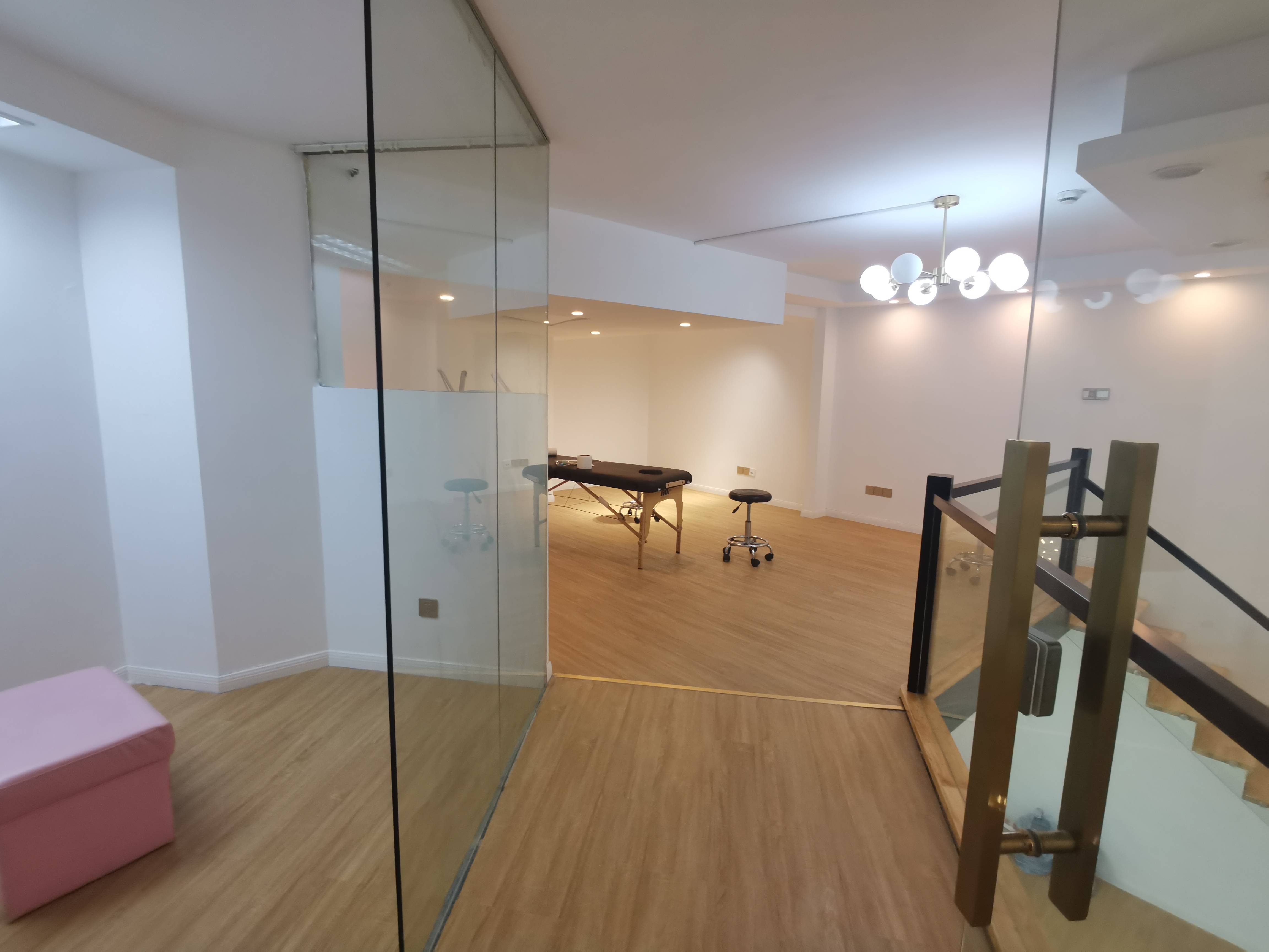 曹杨尚诚国际82平米写字楼出租