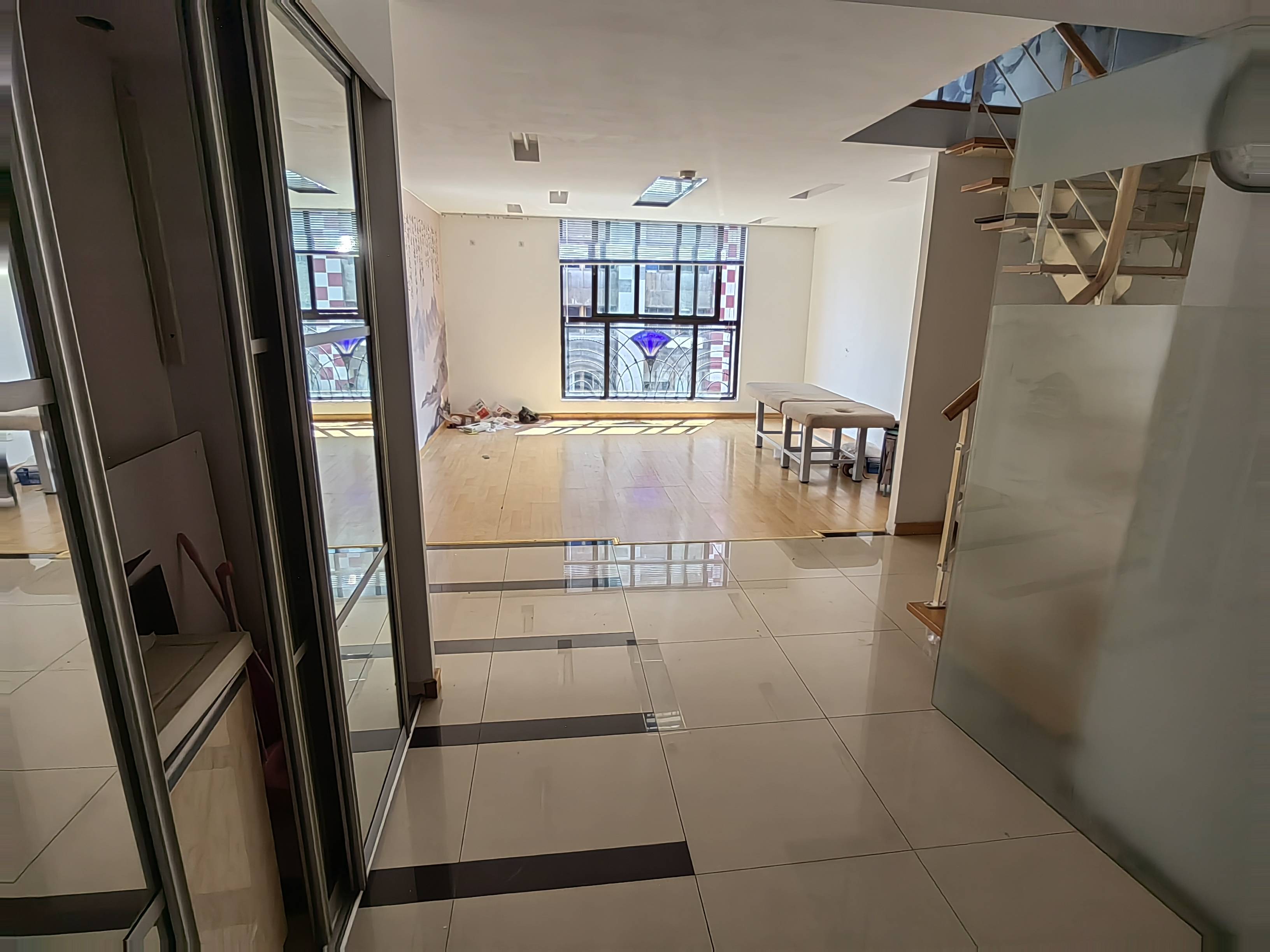 长寿路圣天地商务楼63平米写字楼出租