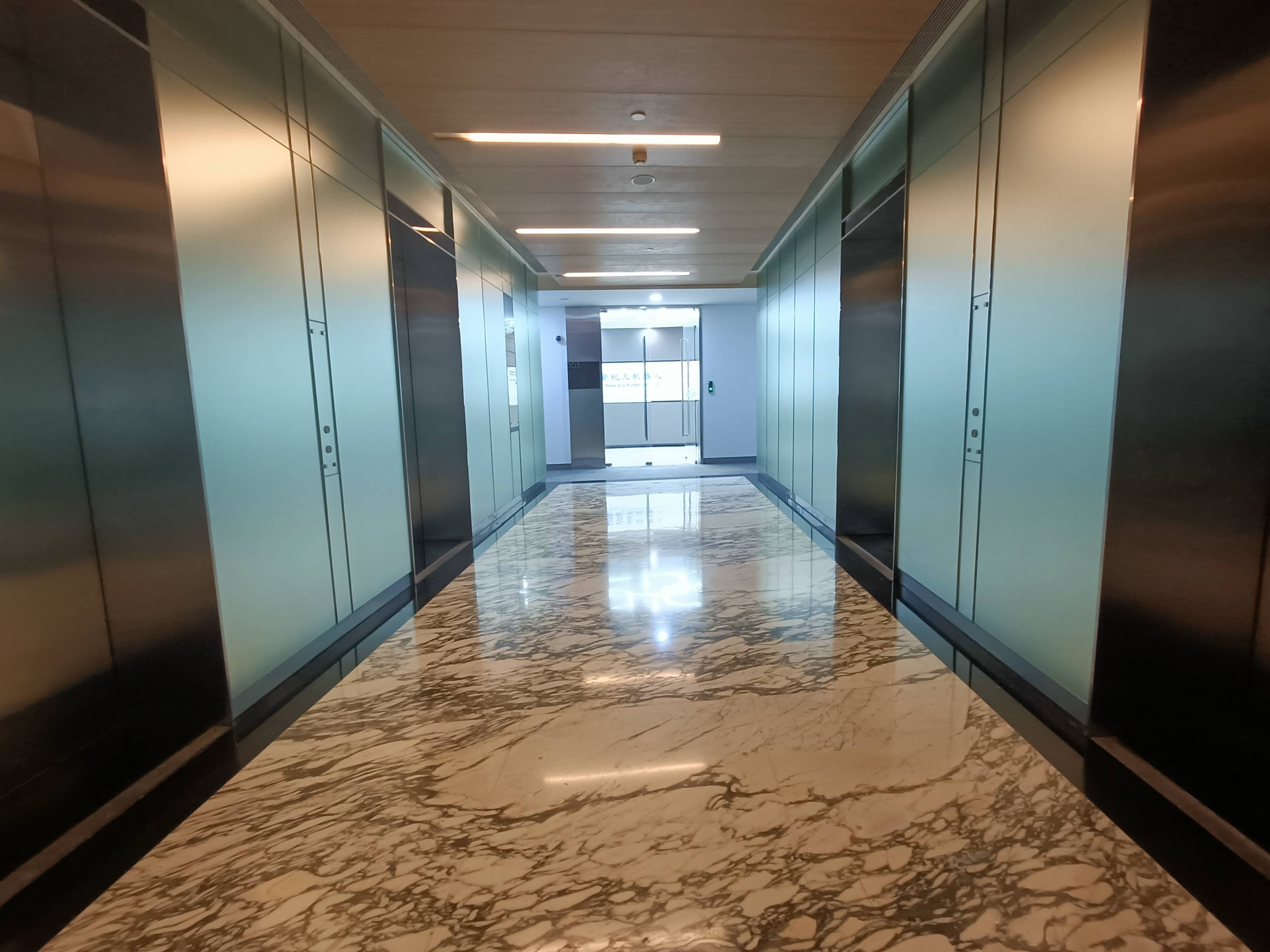 世博滨江绿地海外滩211平米写字楼出租