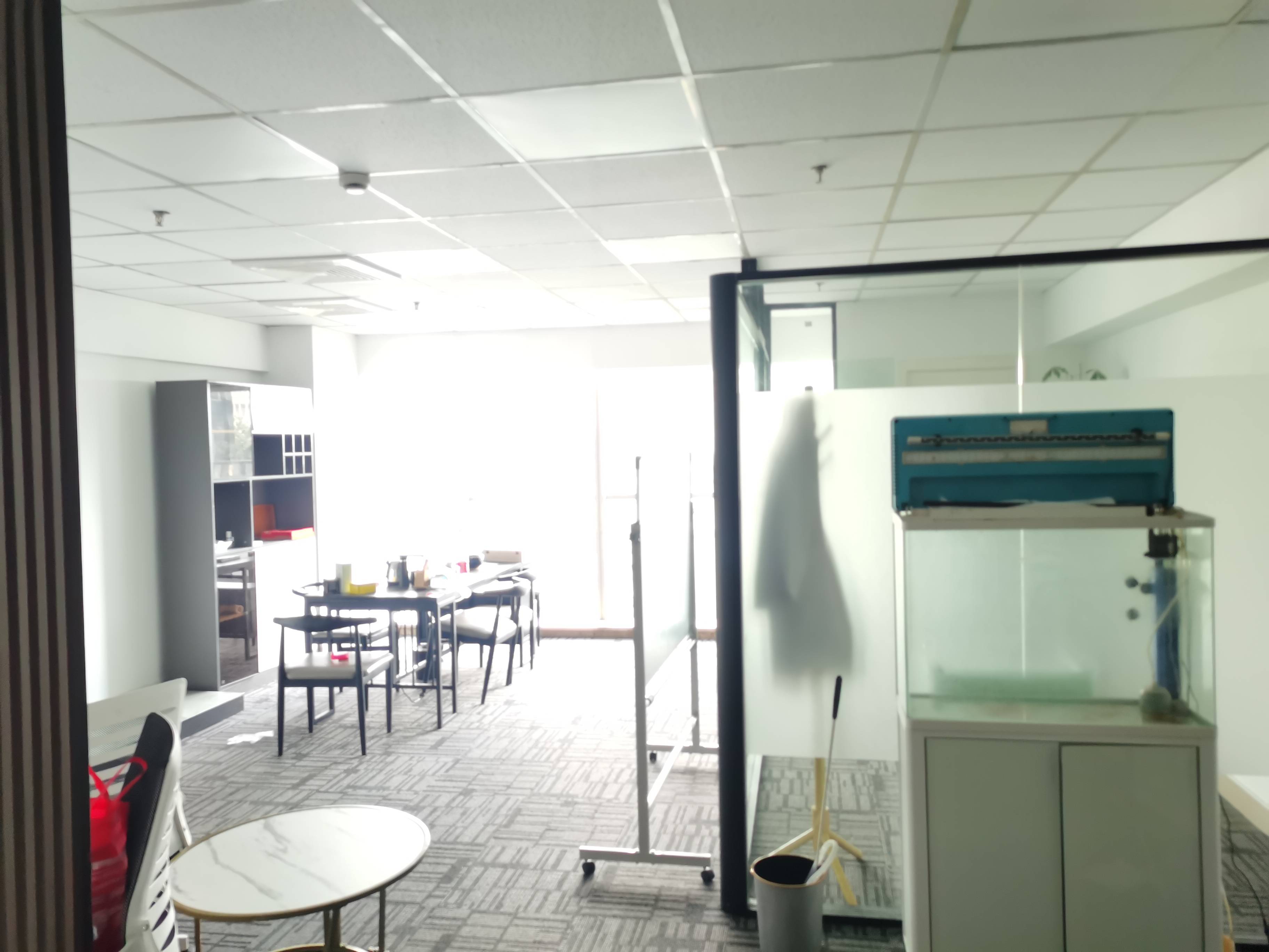 莘庄绿地蓝海77平米写字楼出租