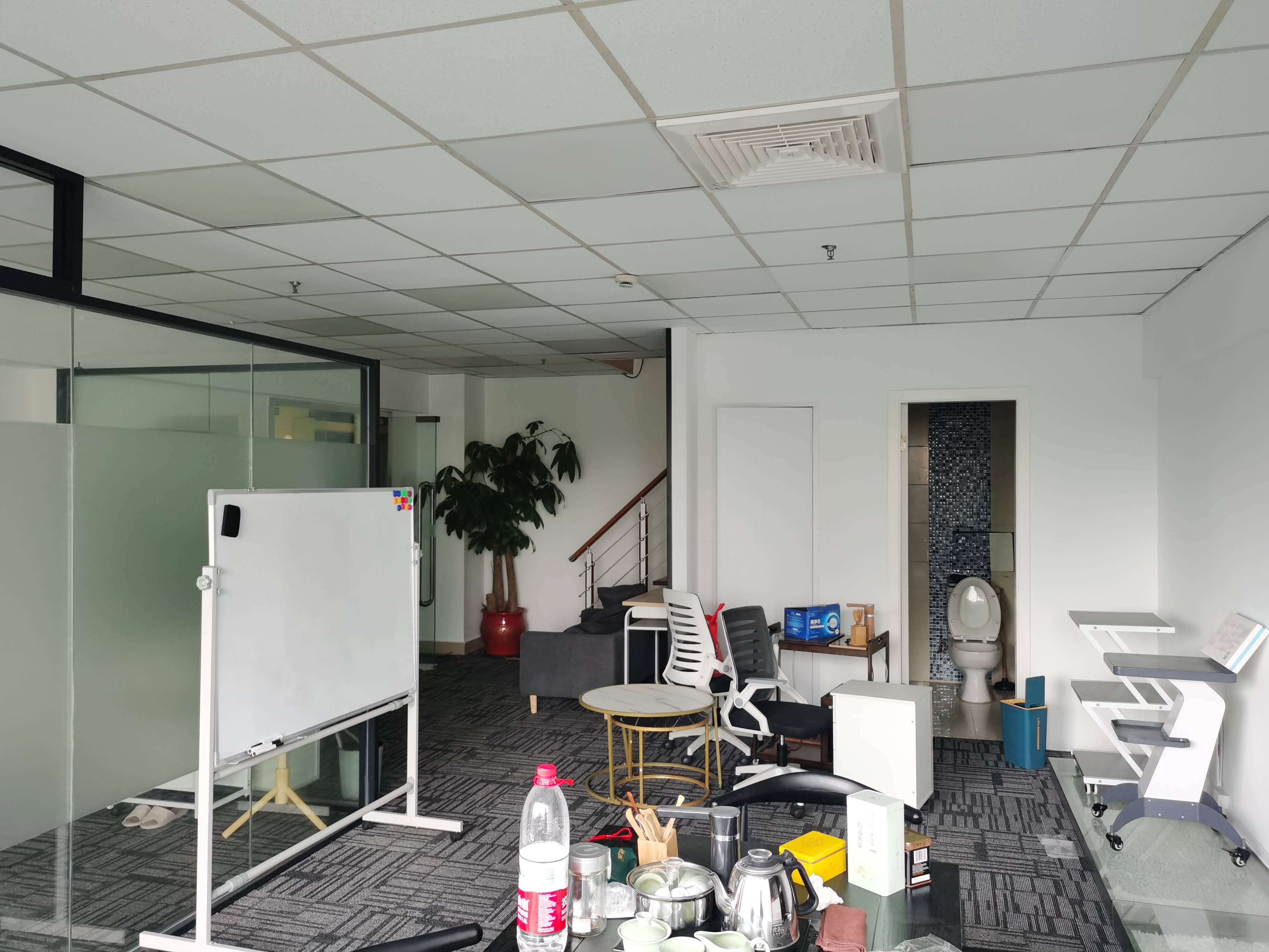 莘庄绿地蓝海77平米写字楼出租