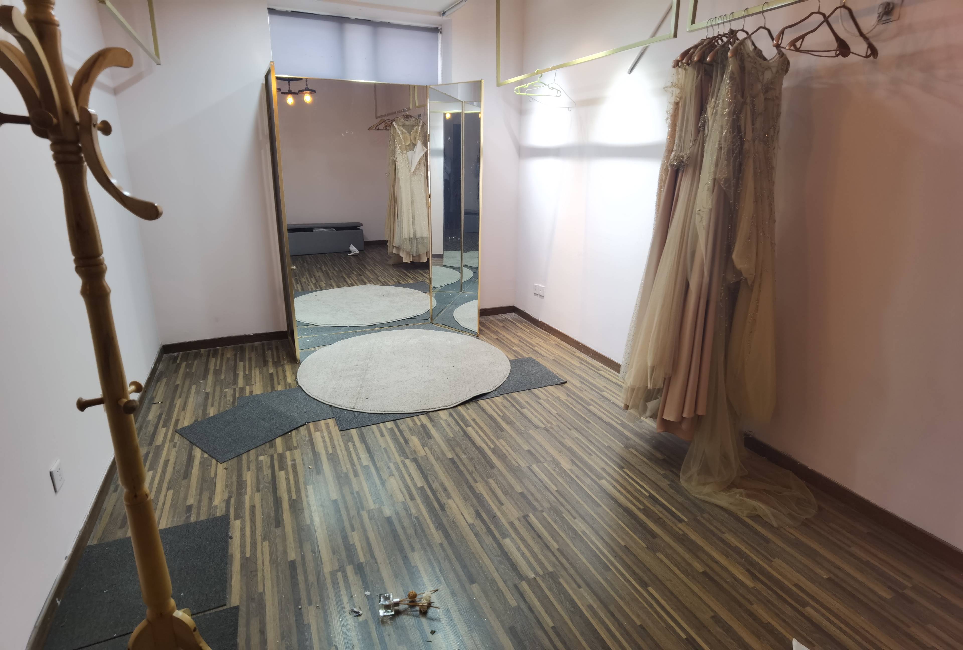 南京西路申银发展大厦175平米写字楼出租