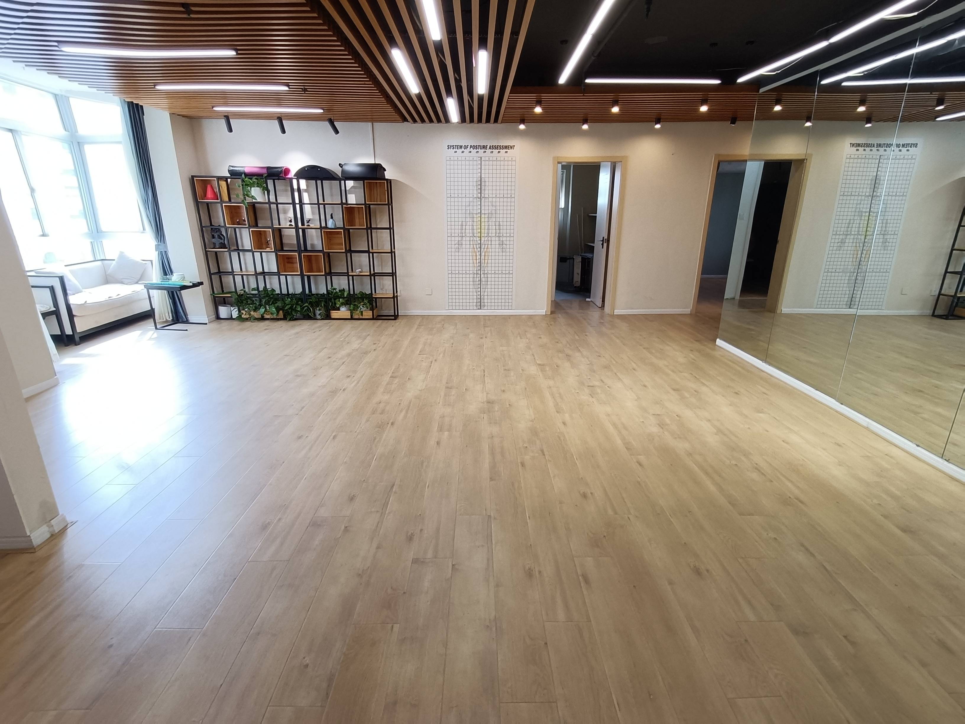 南京西路申银发展大厦175平米写字楼出租