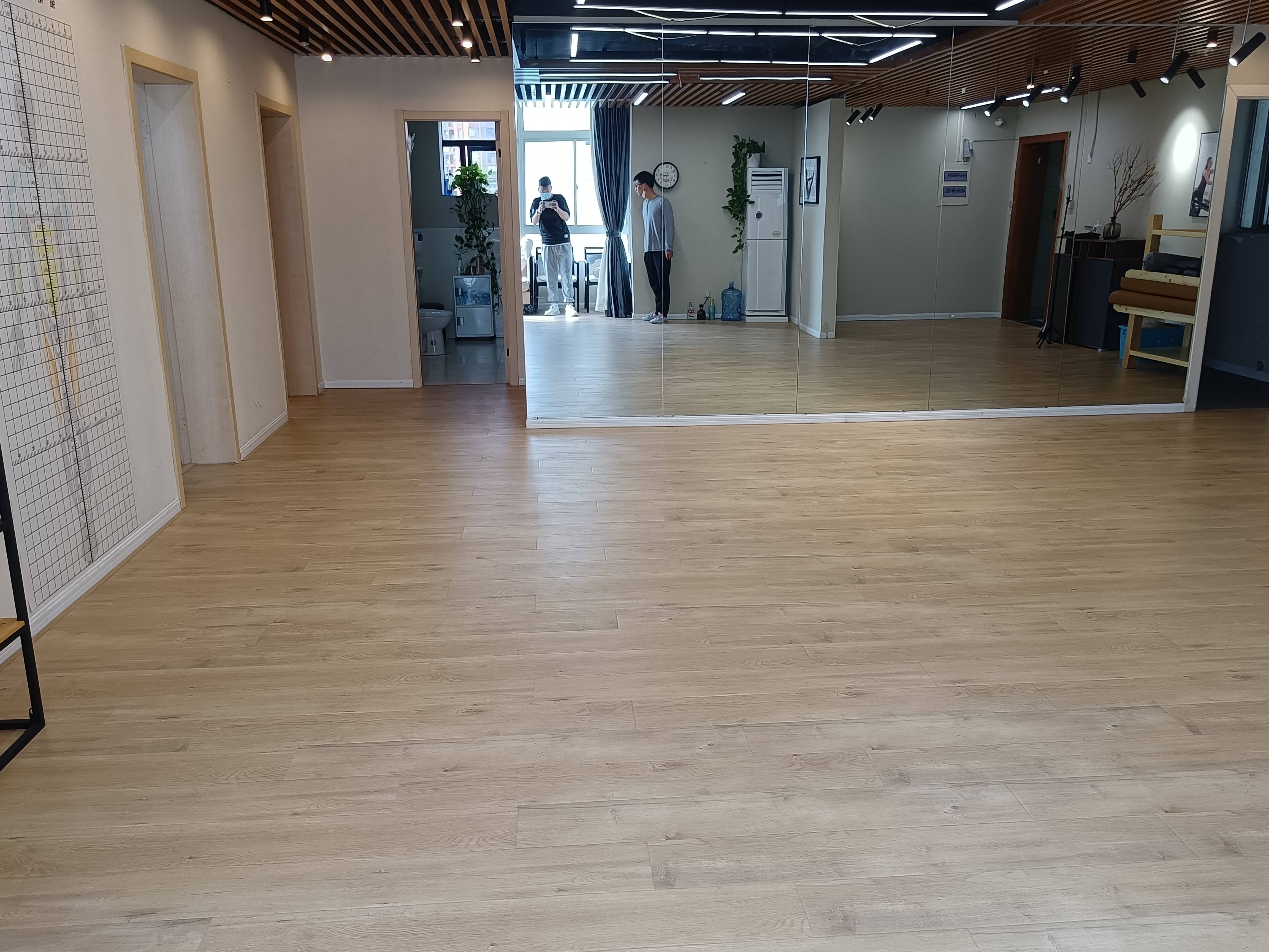 南京西路申银发展大厦175平米写字楼出租