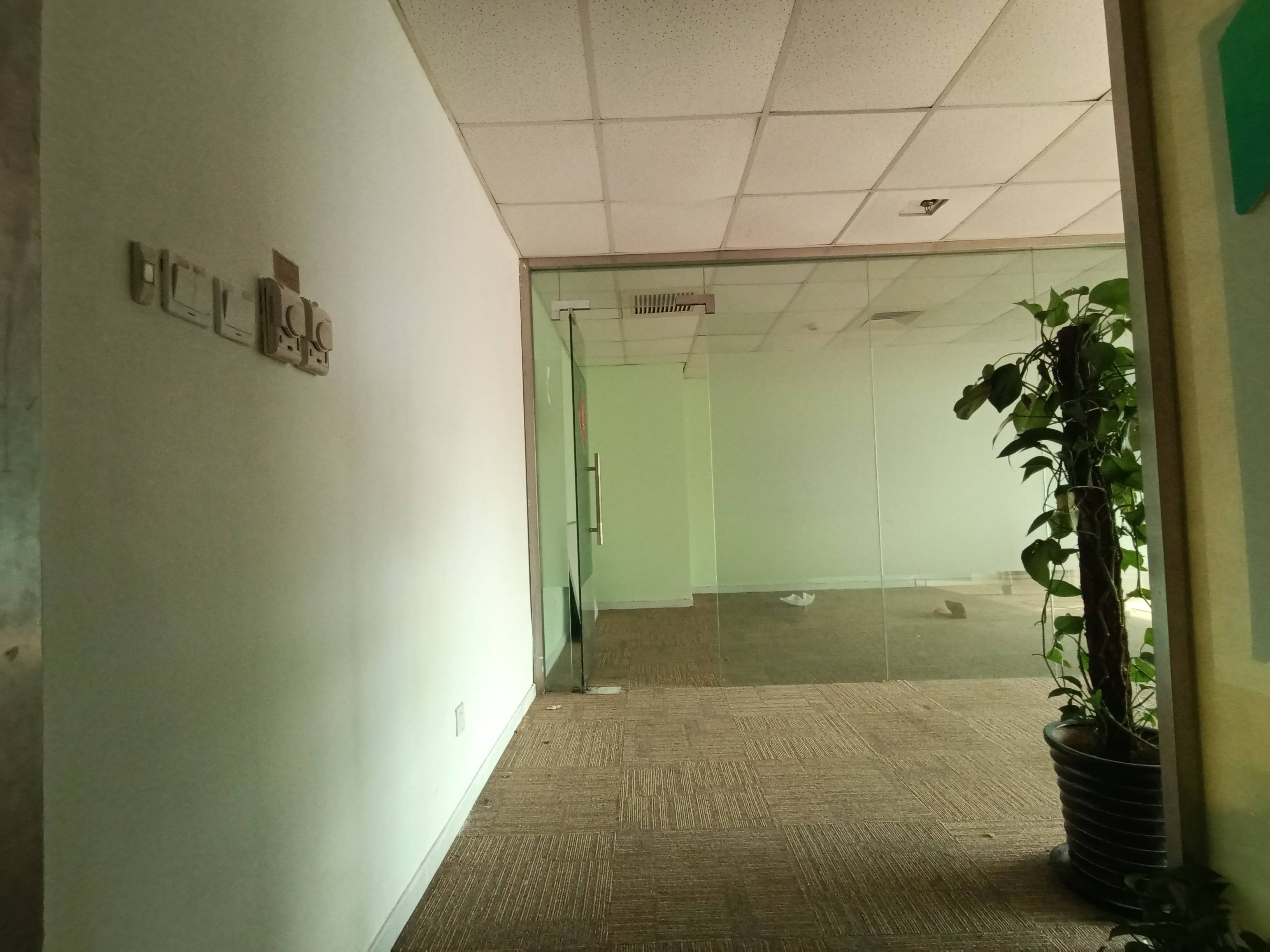 徐家汇兆丰环球大厦97平米写字楼出租