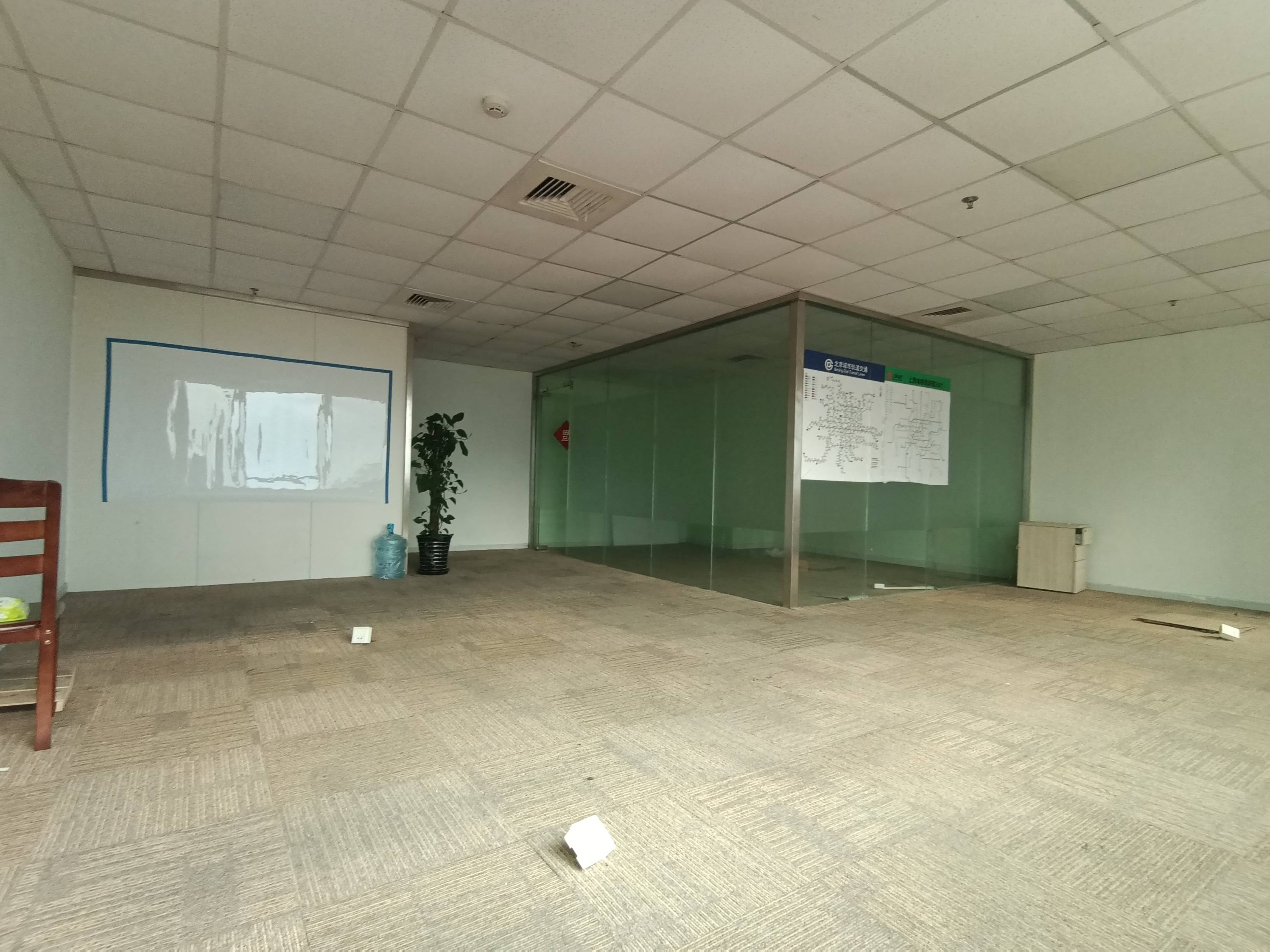 徐家汇兆丰环球大厦97平米写字楼出租